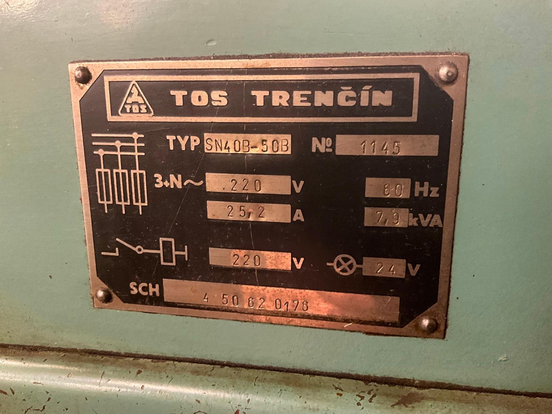 TOS TRENCIN SN 40B-50B GAP BED ENGINE LATHE - Image 10 of 13
