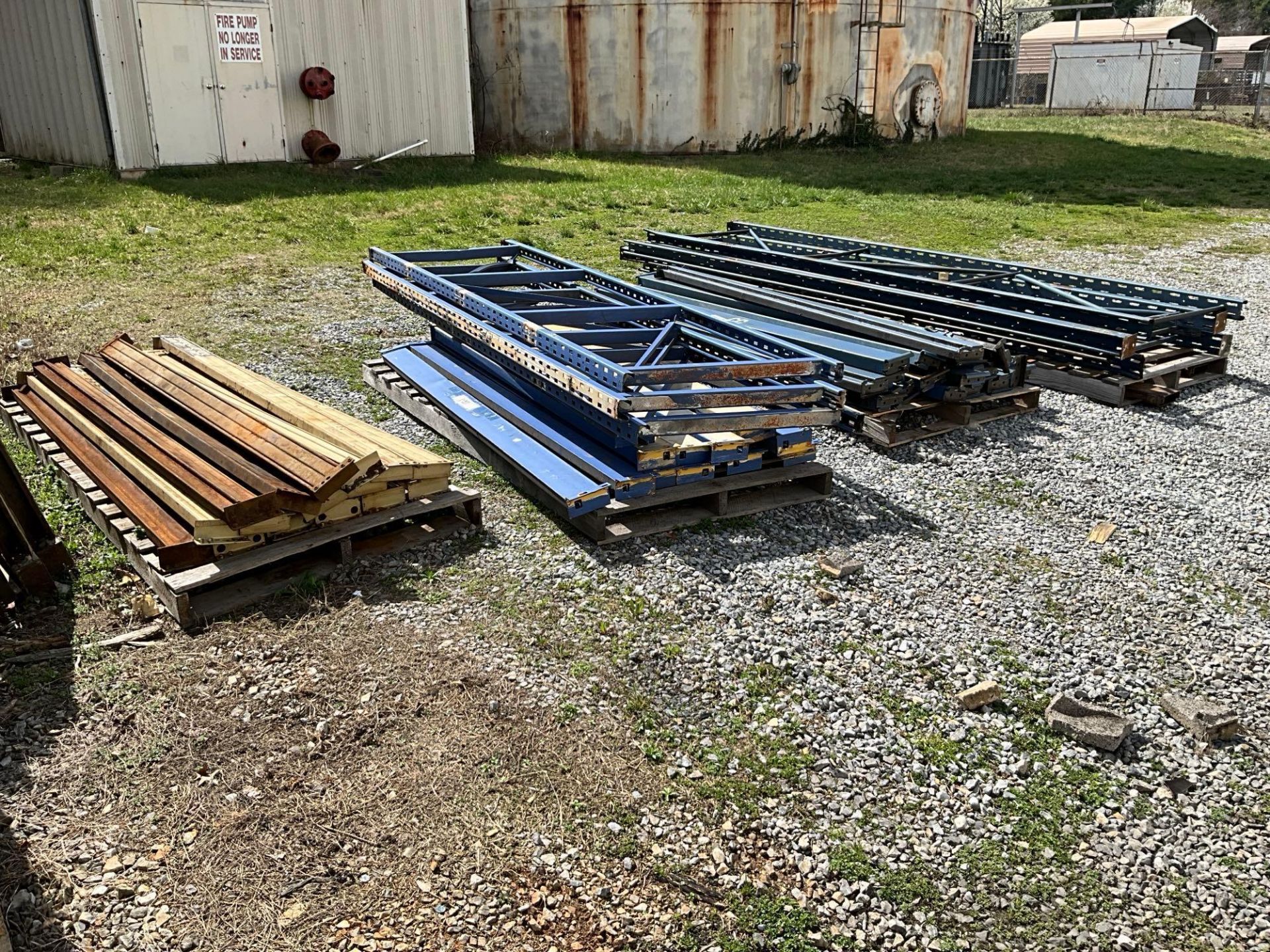 LARGE LOT OF PALLET RACKING - Image 10 of 11