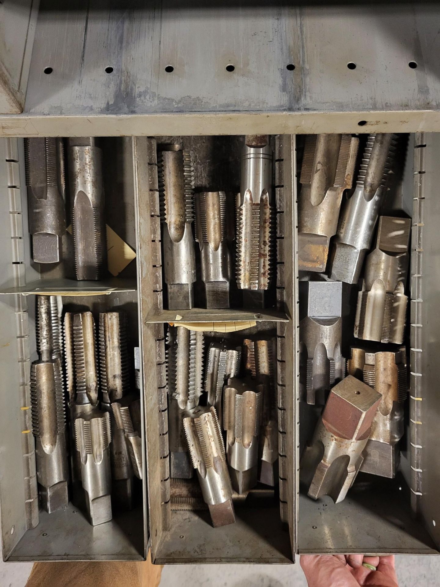 SHELVES OF ASSORTED TOOLING, END MILLS, DRILLS, TAPS - Image 4 of 38