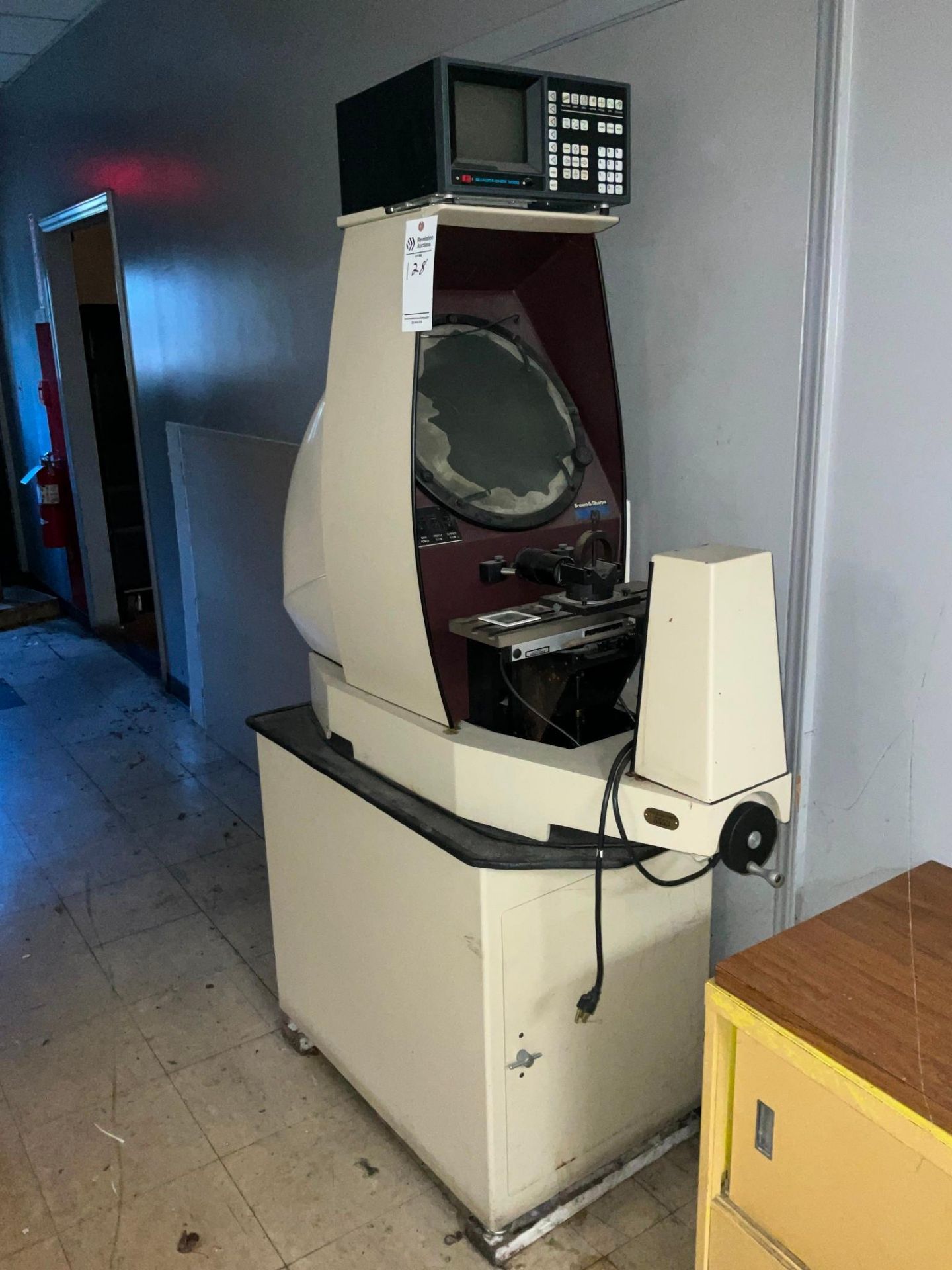 BROWN & SHARPE OPTICAL COMPARATOR W/ HEIDENHAIN QUADRA-CHEK 3000