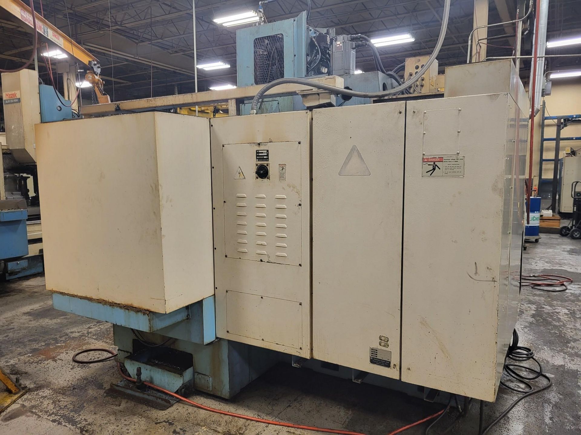 MAZAK MAZATECH V-515/40 VERTICAL MACHINING CENTER W/ MAZATROL T PLUS CONTROL, 1996 - Image 4 of 15