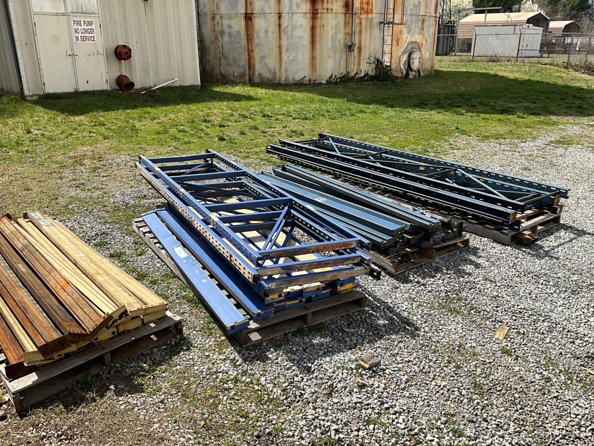 LARGE LOT OF PALLET RACKING - Image 11 of 11