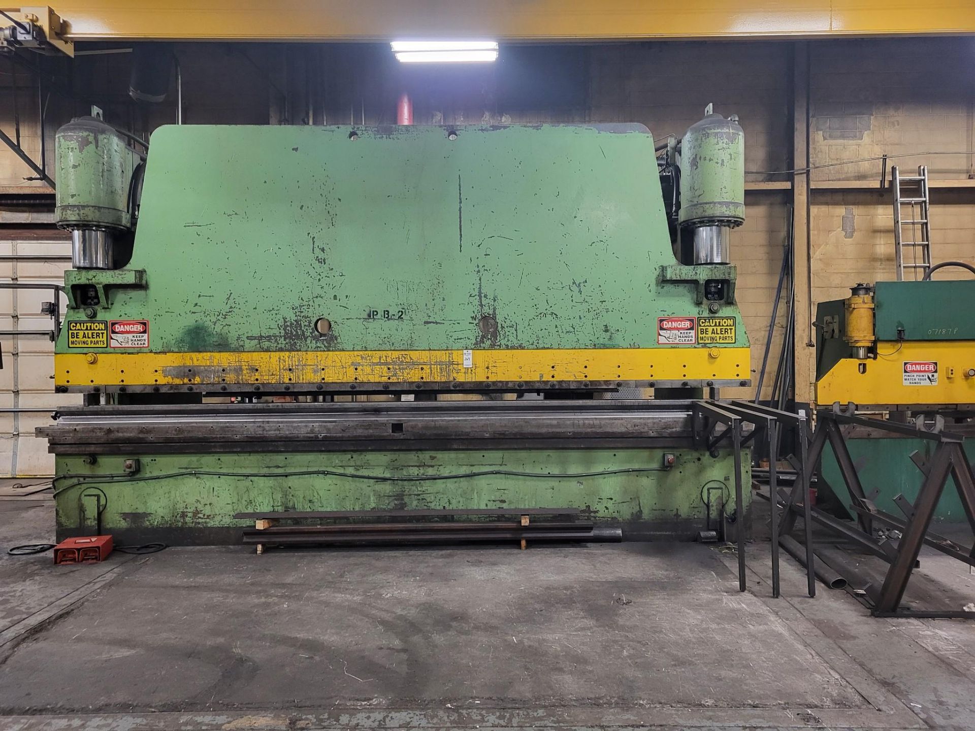 PACIFIC 20' 500 TON HYDRAULIC PRESS BRAKE MODEL 500-21