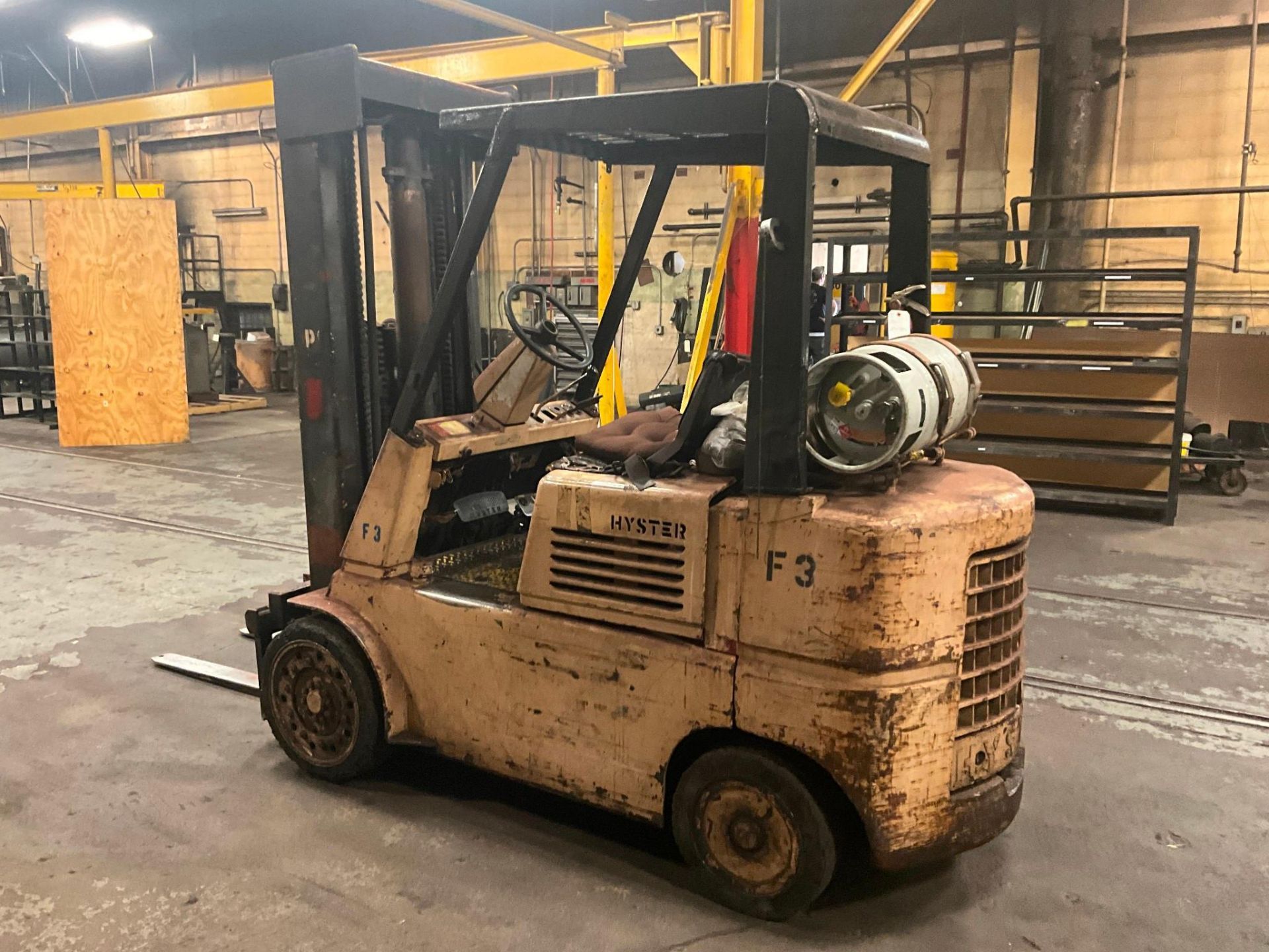 HYSTER 8,000 LBS LP FORKLIFT MODEL H70E - Image 4 of 10