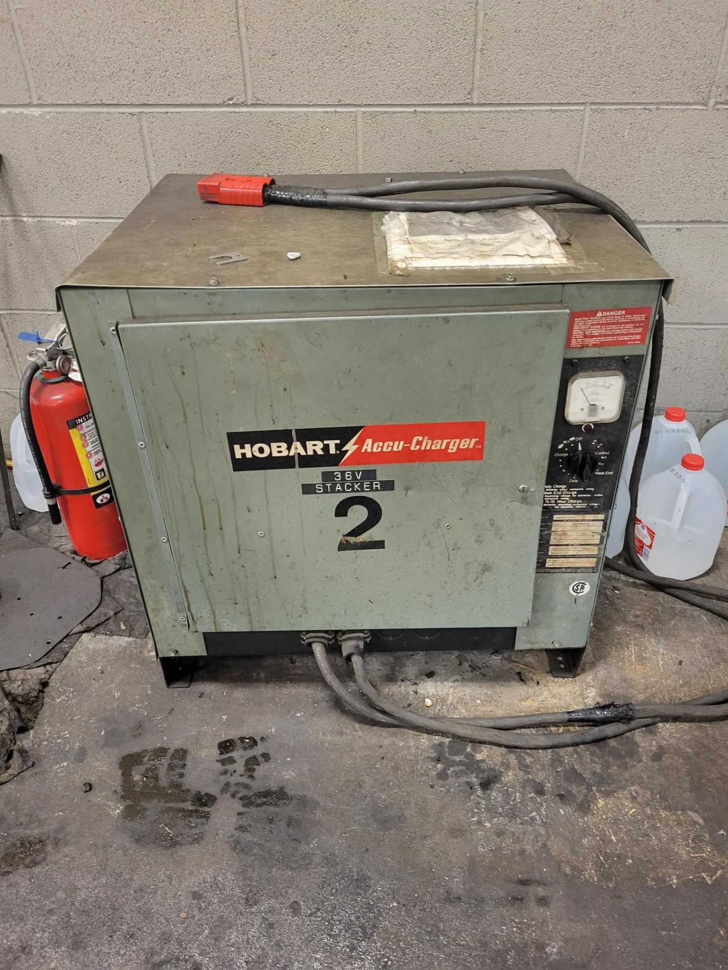 HOBART ACCU FORKLIFT BATTERY CHARGER