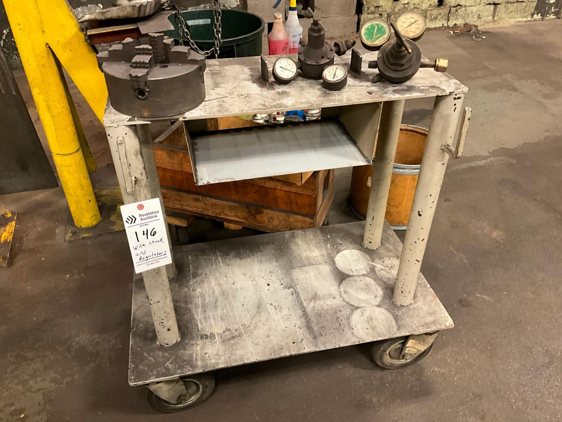 STEEL CART WITH CHUCK AND REGULATORS