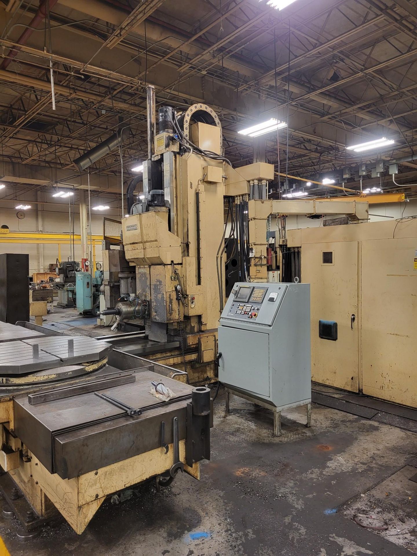 CINCINNATI MILACRON HORIZONTAL BORING MILL WITH UPGRADED FANUC CONTROL - Image 2 of 29