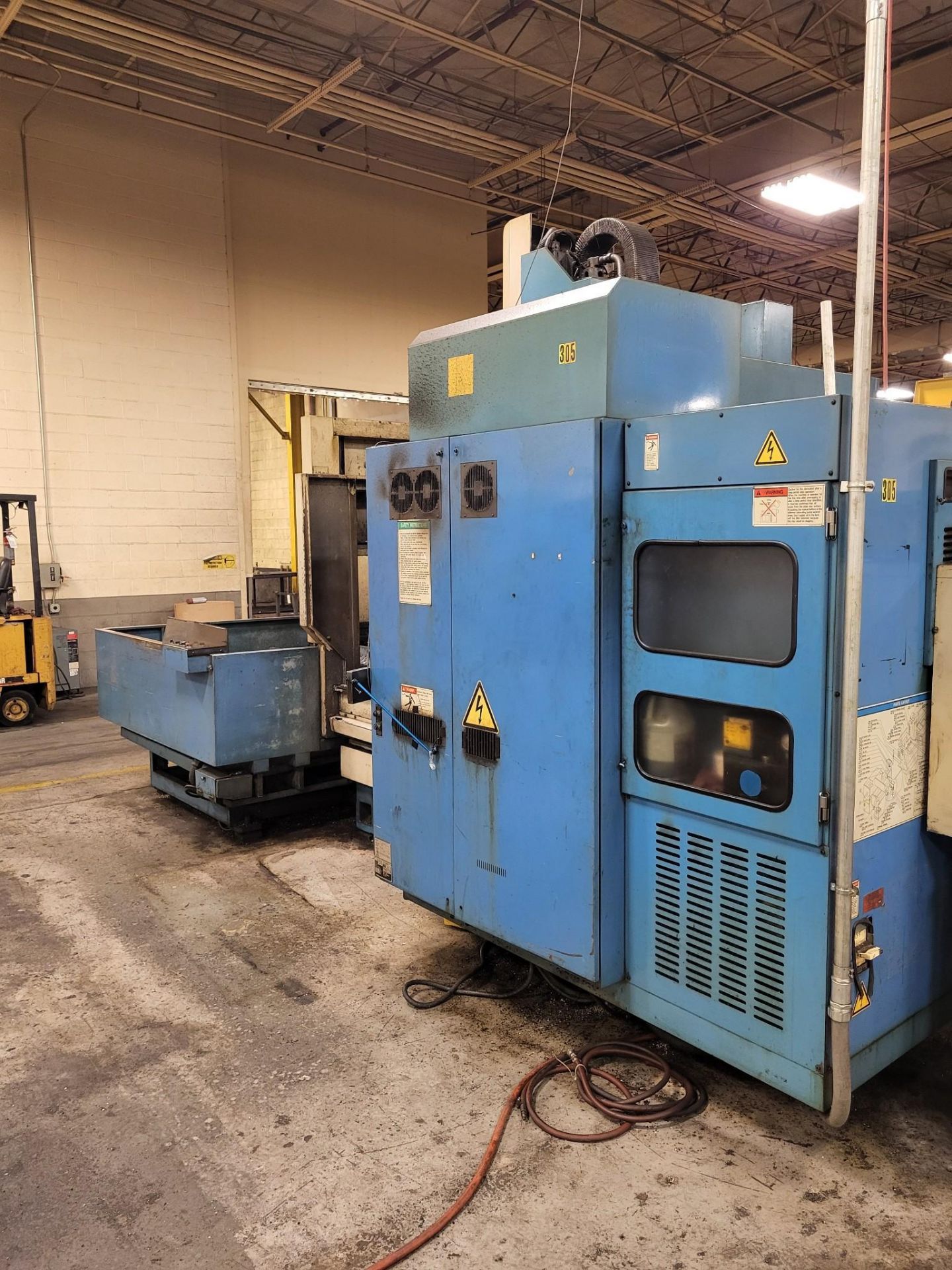 MAZAK AJV-25/404 VERTICAL MACHINING CENTER W/ 4TH AXIS, 1991 - Image 6 of 20