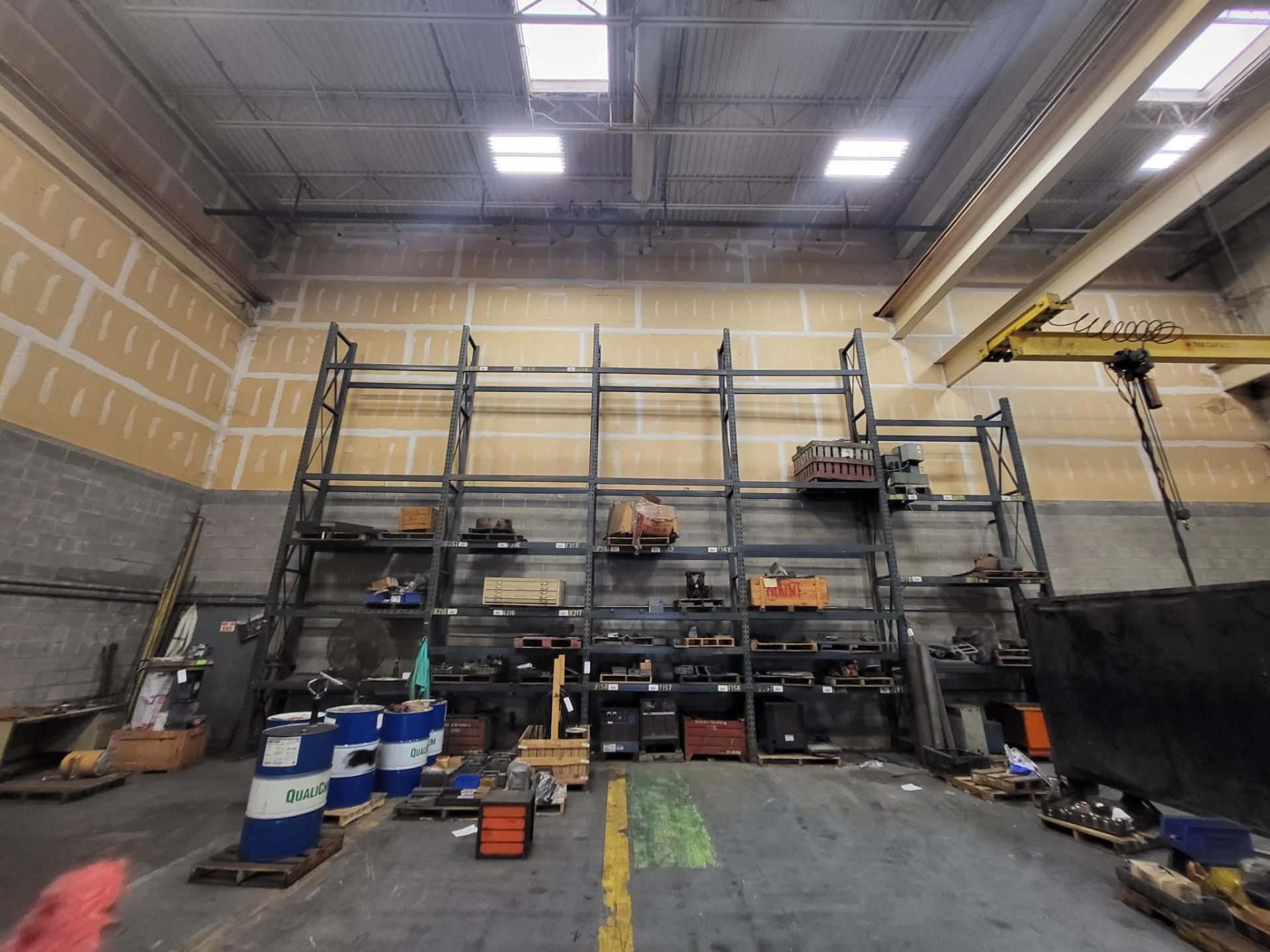 PALLET RACKING SECTIONS WITH NO CONTENTS