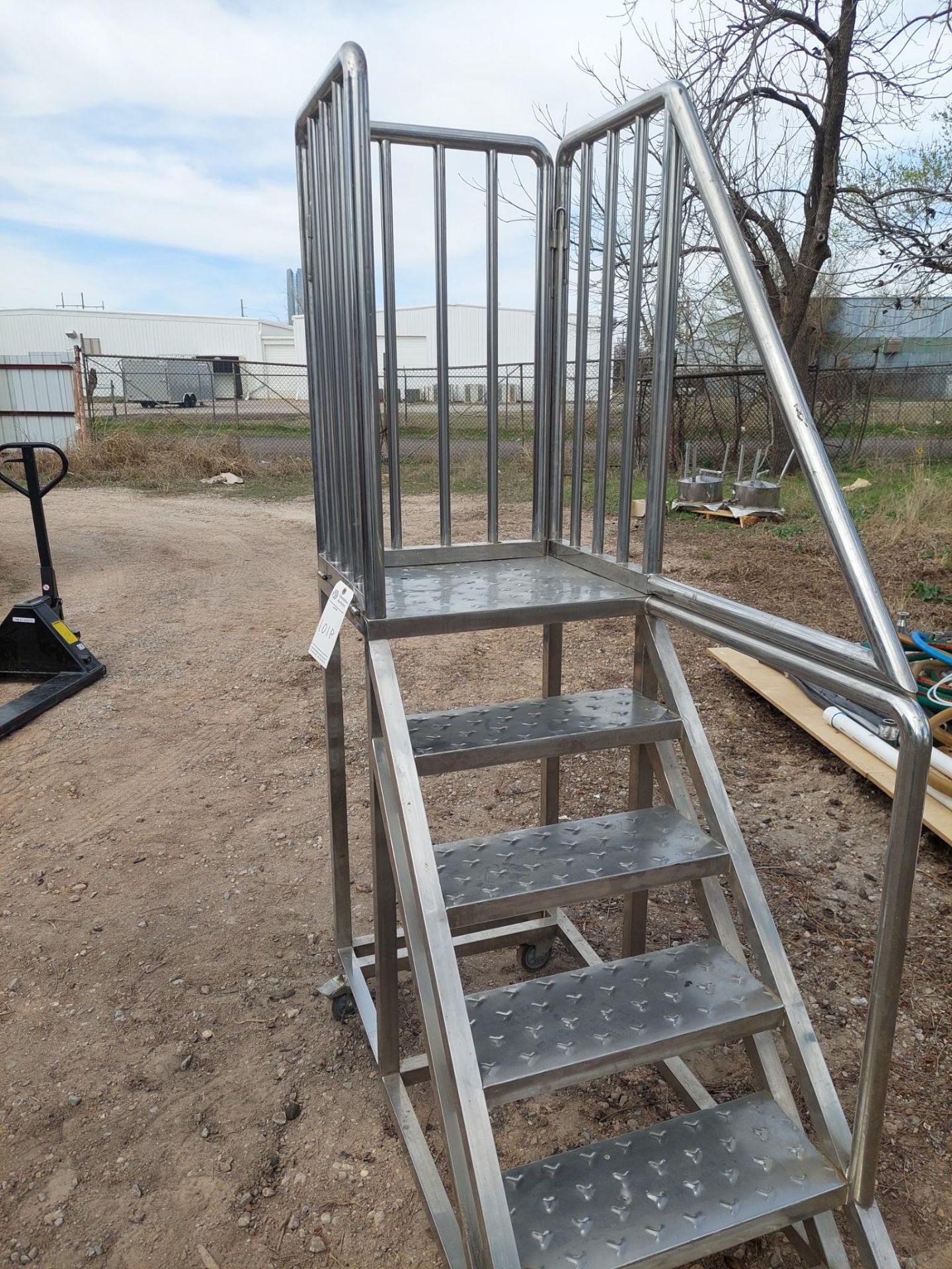 STAIRS & MEZZANINE ON CASTERS - Image 2 of 4