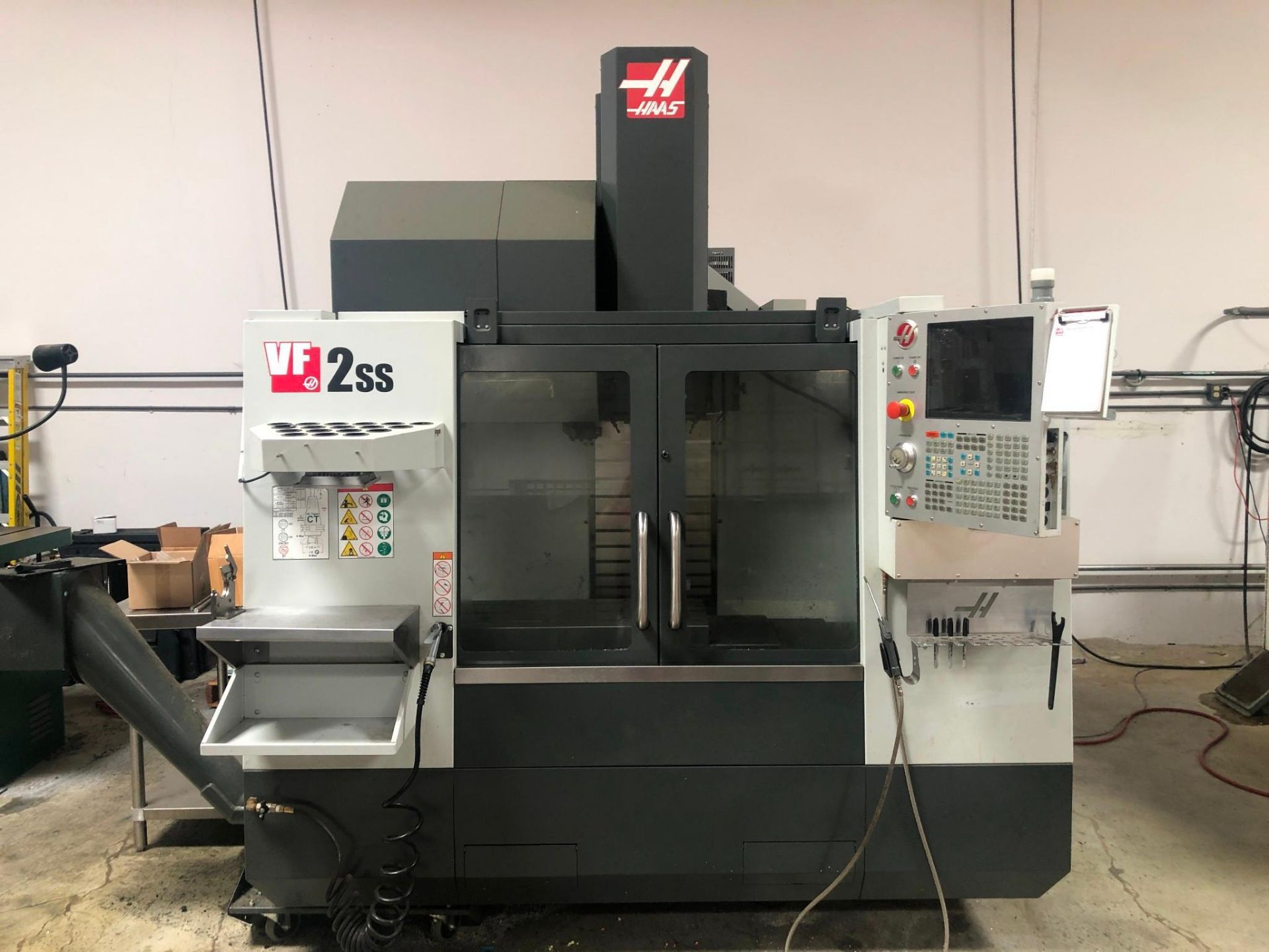 HAAS VF-2SS VMC, 2018 – TOOL SETTER, CHIP AUGER, PROGRAMMABLE COOLANT