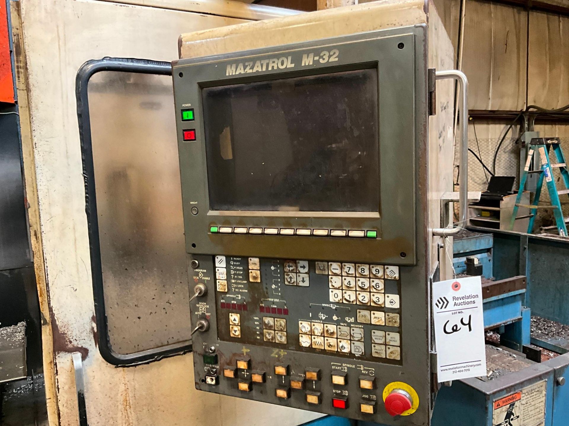 MAZAK V515 VERTICAL MACHINING CENTER W/ 2 PALLET CHANGER, 1995 - RUNS BUT NEEDS A Y-AXIS BALL SCREW - Image 2 of 31