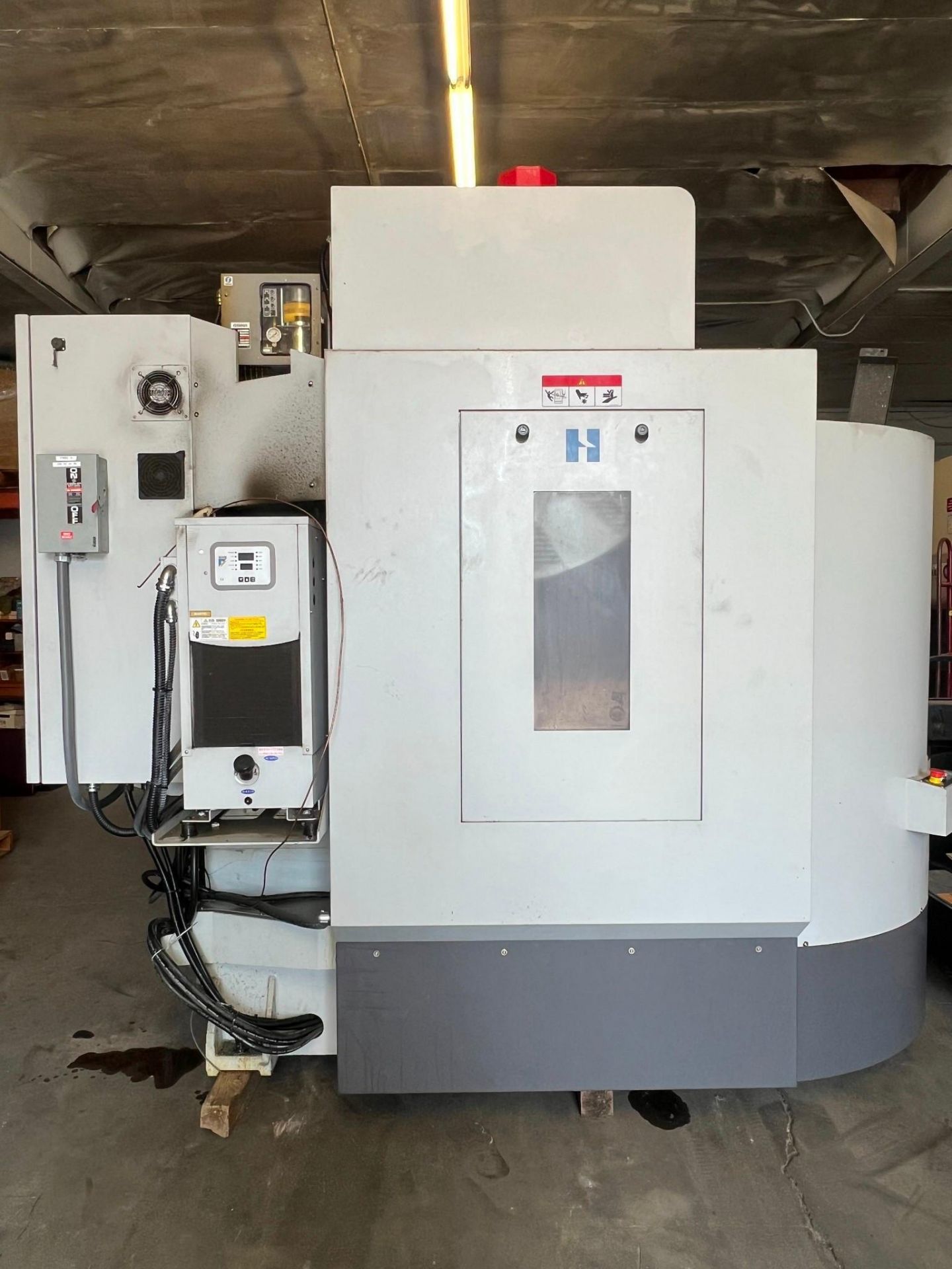 HARDINGE V480 APC VMC, 2018 - RENISHAW PROBE, 5 AXIS WIRED, 1000 PSI, PALLET CHANGER - Image 3 of 8