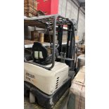 CROWN SC 5200 SERIES ELECTRIC FORKLIFT