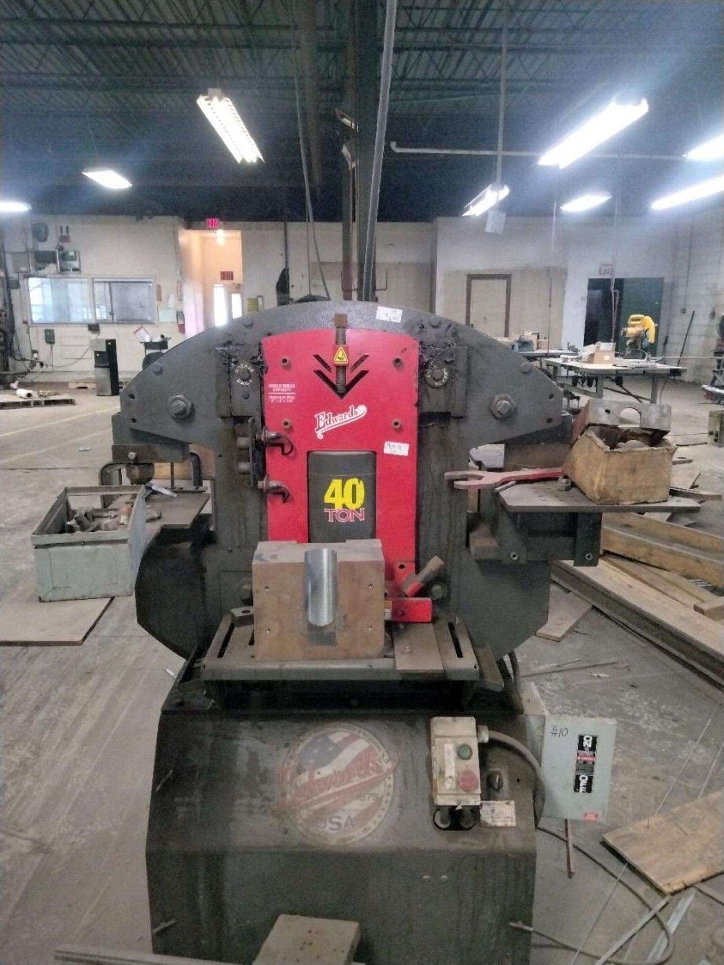 EDWARDS 40 TON IRONWORKER