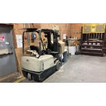 CROWN SC 4000 SERIES ELECTRIC FORKLIFT