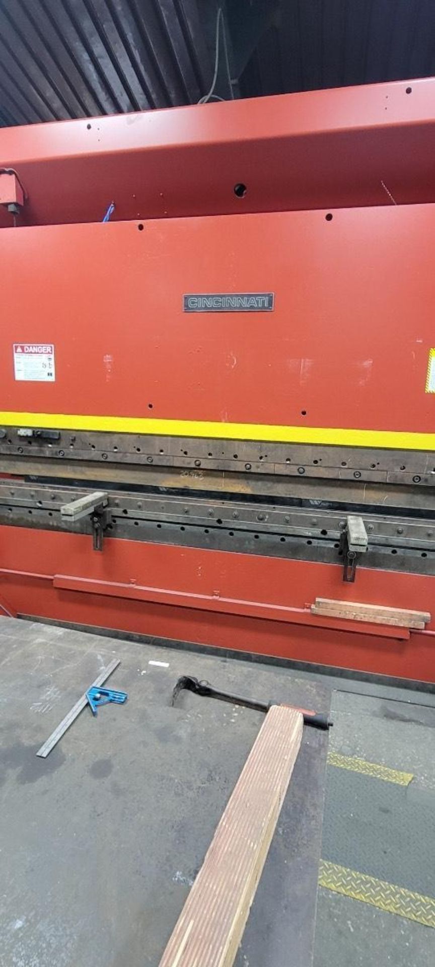 230 TON X 14' CINCINNATI 230CB12 HYDRAULIC PRESS BRAKE, 1995 - BACKGAUGE - Image 3 of 7