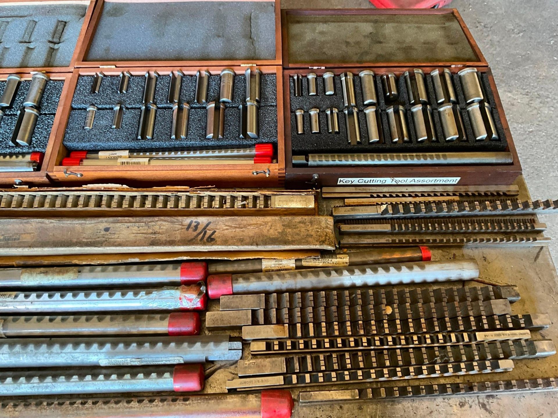 LARGE LOT BROACHING KITS AND BROACHING TOOLS - Image 9 of 13