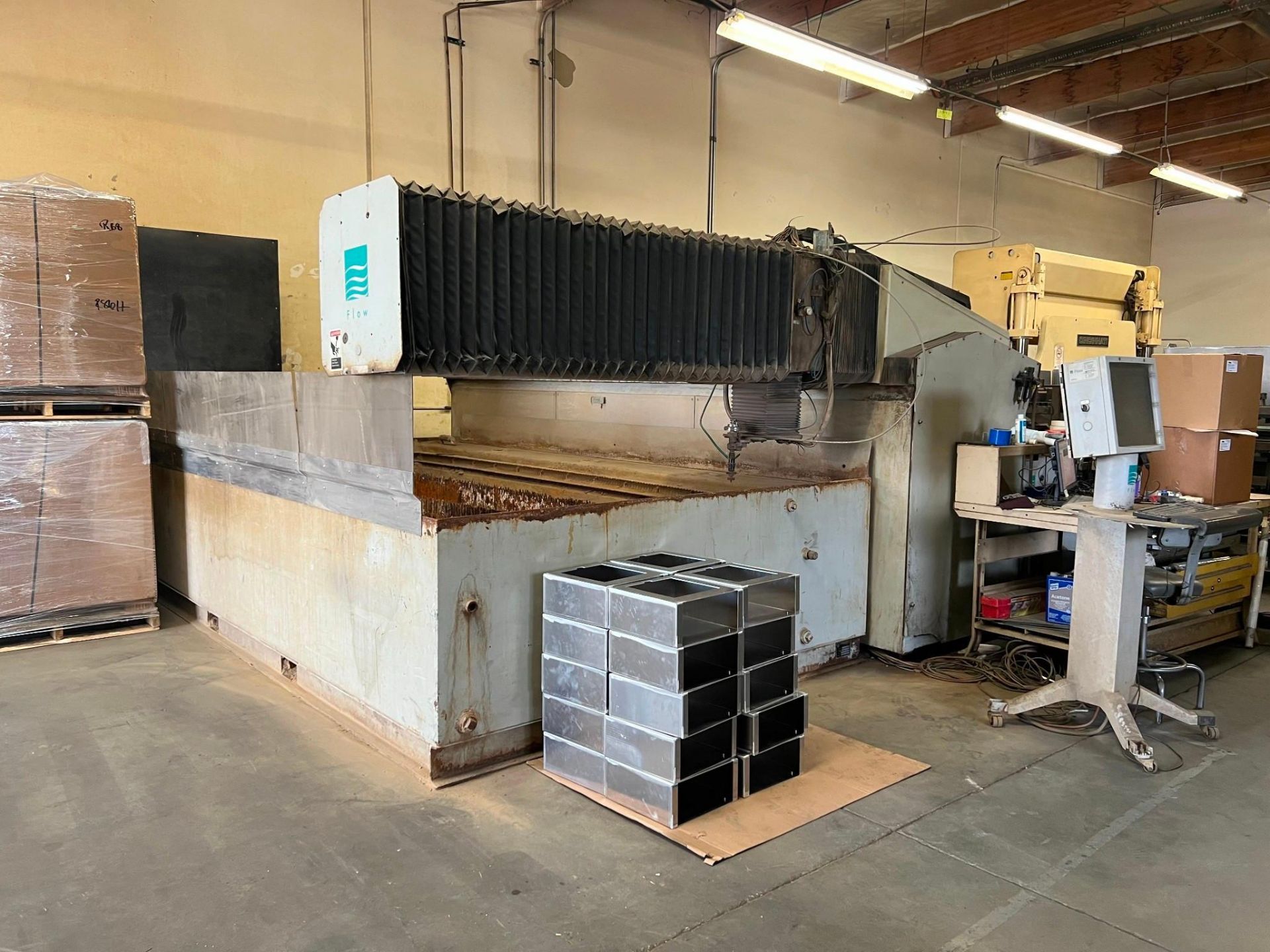 6'X12' IFB FLOW WATERJET, 2008 - EQUIPPED WITH INTENSIFIER AND NEW MOTOR