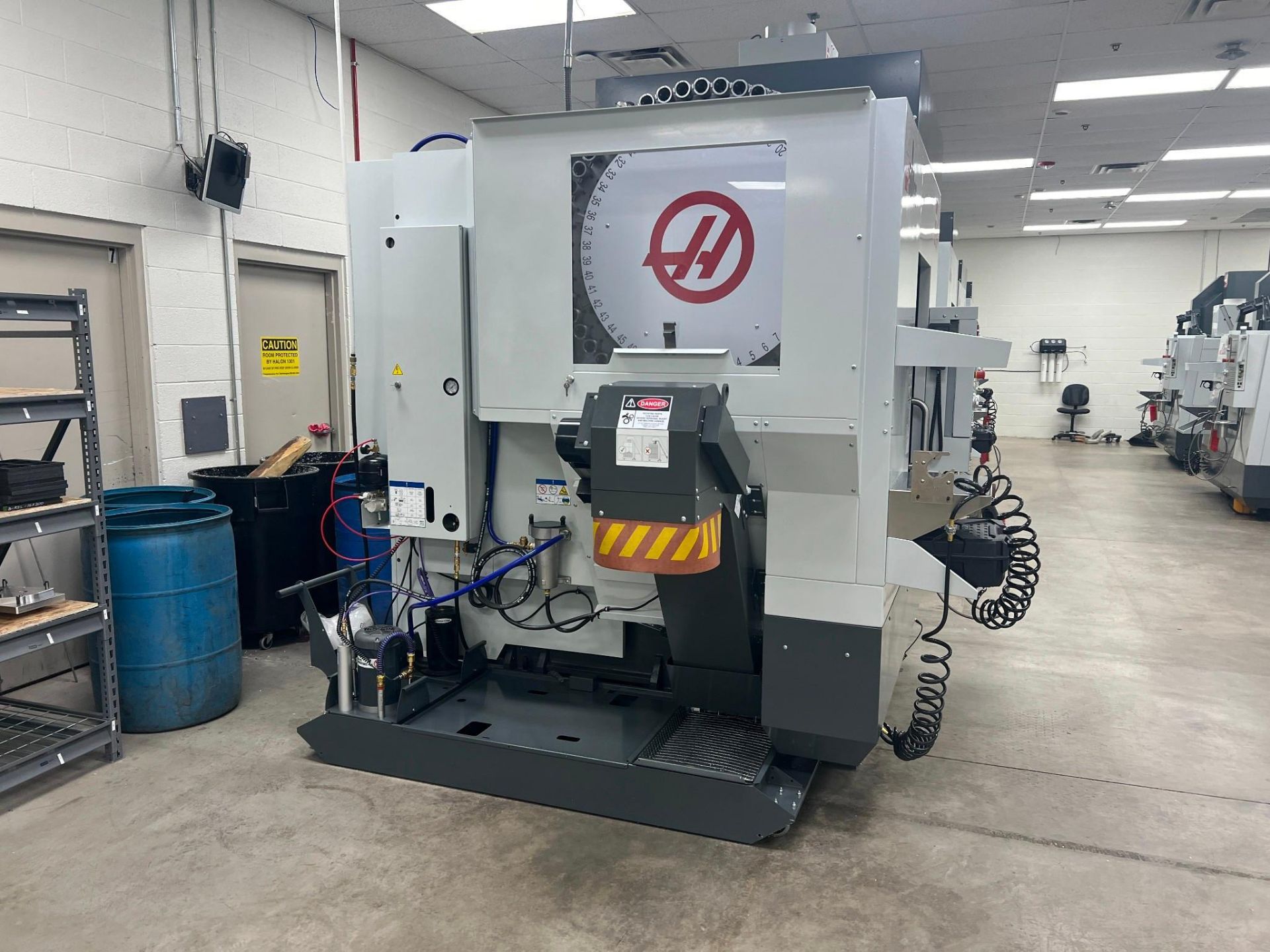 HAAS UMC-500SS, 2020 - TSC, WIPS, WIFI CAMERA, 15,000 RPM AND MORE - Image 3 of 32