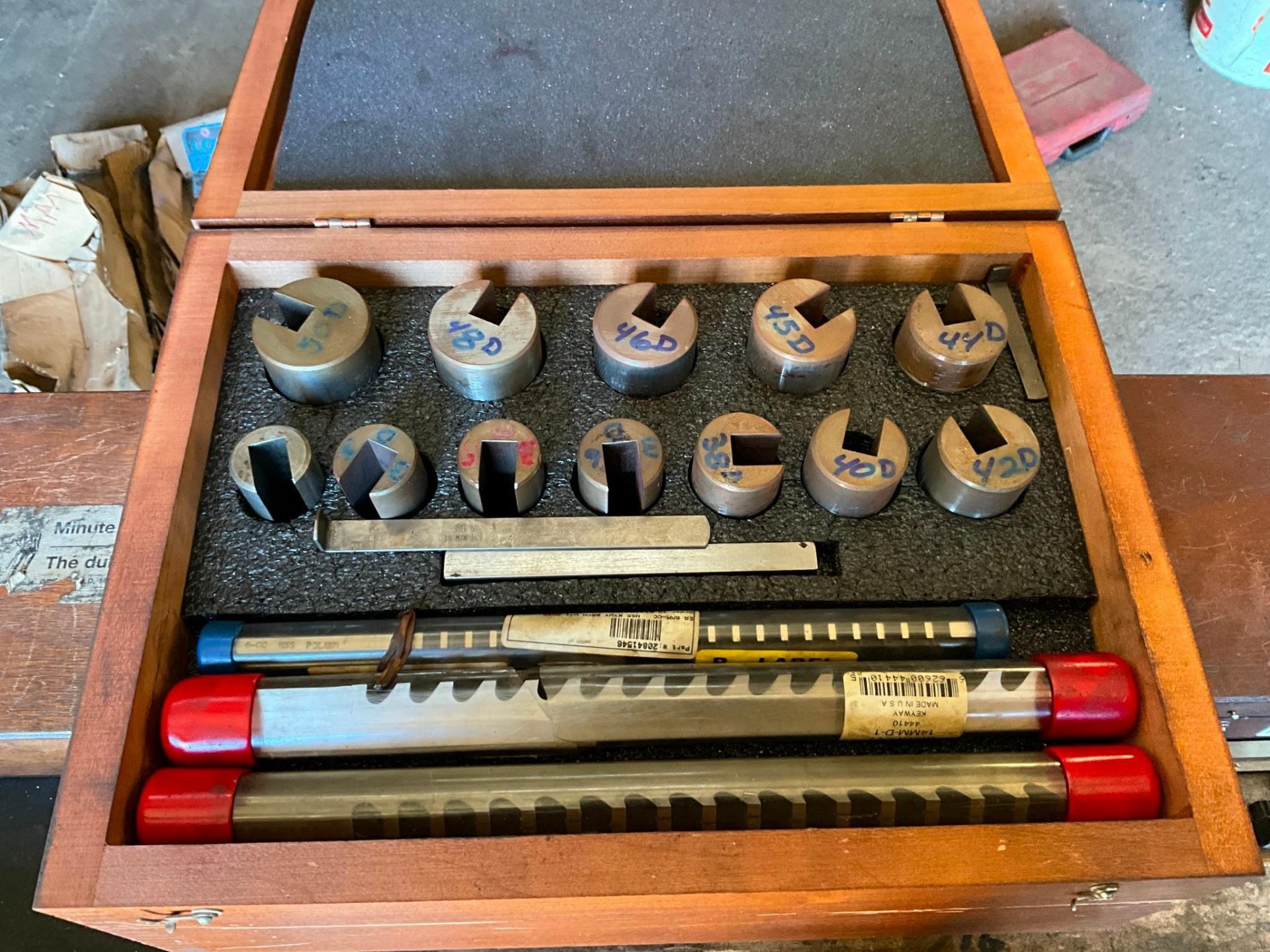 LARGE LOT BROACHING KITS AND BROACHING TOOLS - Image 3 of 13