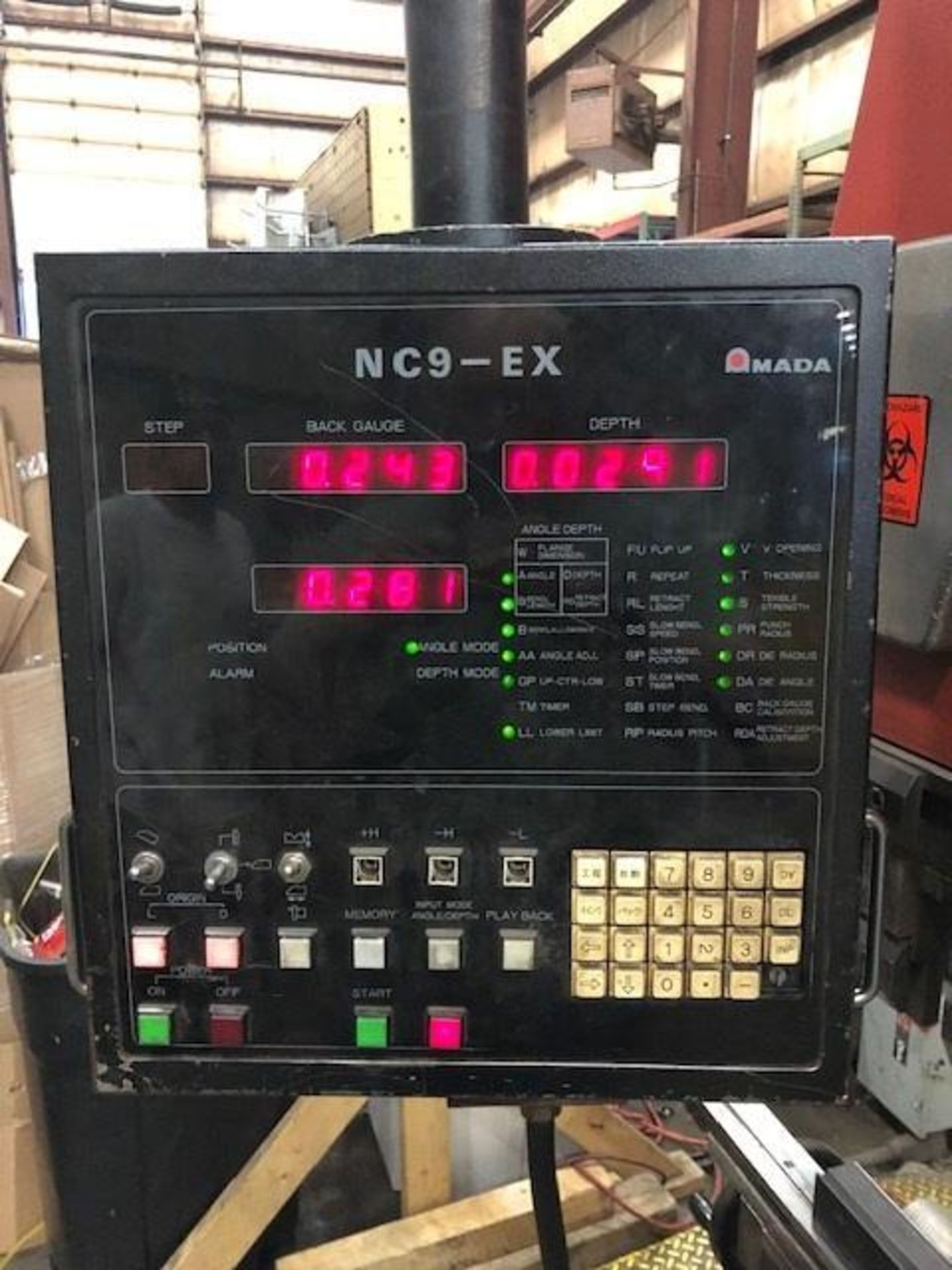 80 TON X 8' AMADA RG-80 CNC PRESS BRAKE, 1984, NC9-EX CONTROL, TOOLING INCLUDED - Image 8 of 13