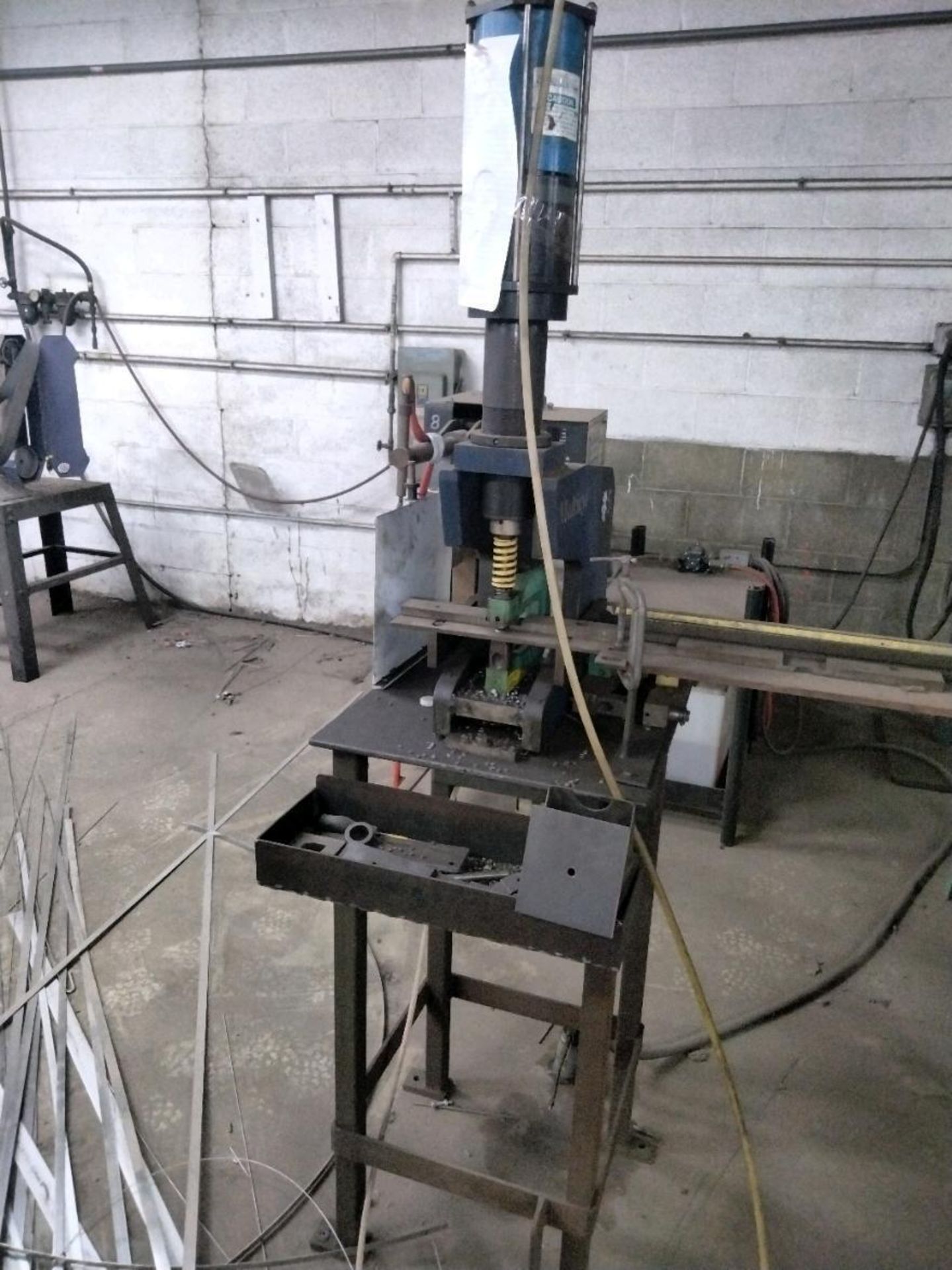 VERTICAL PUNCH PRESS