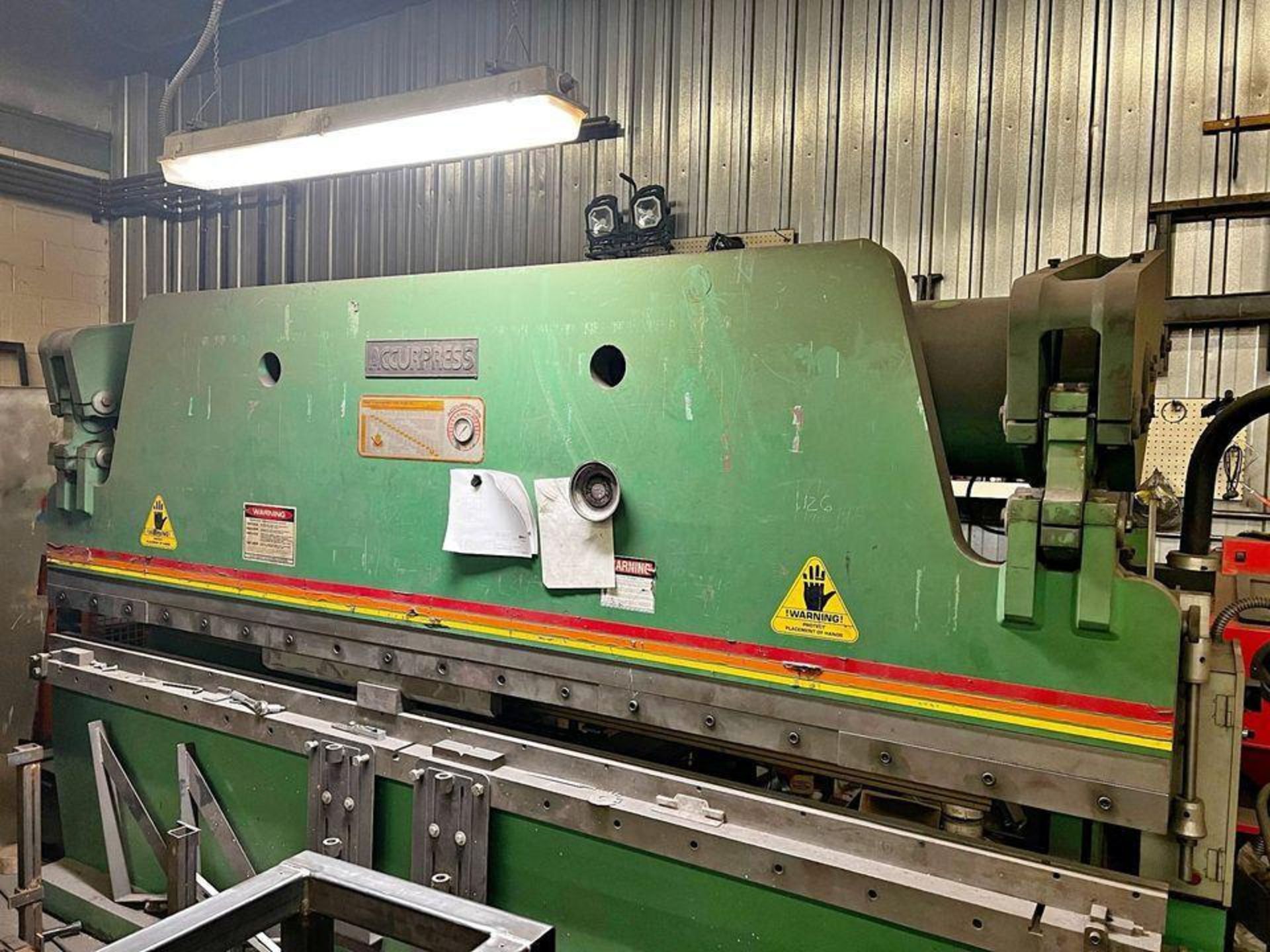 175 TON X 12′ ACCURPRESS 717512, 1990 – CNC BACKGAUGE AND TOOLING