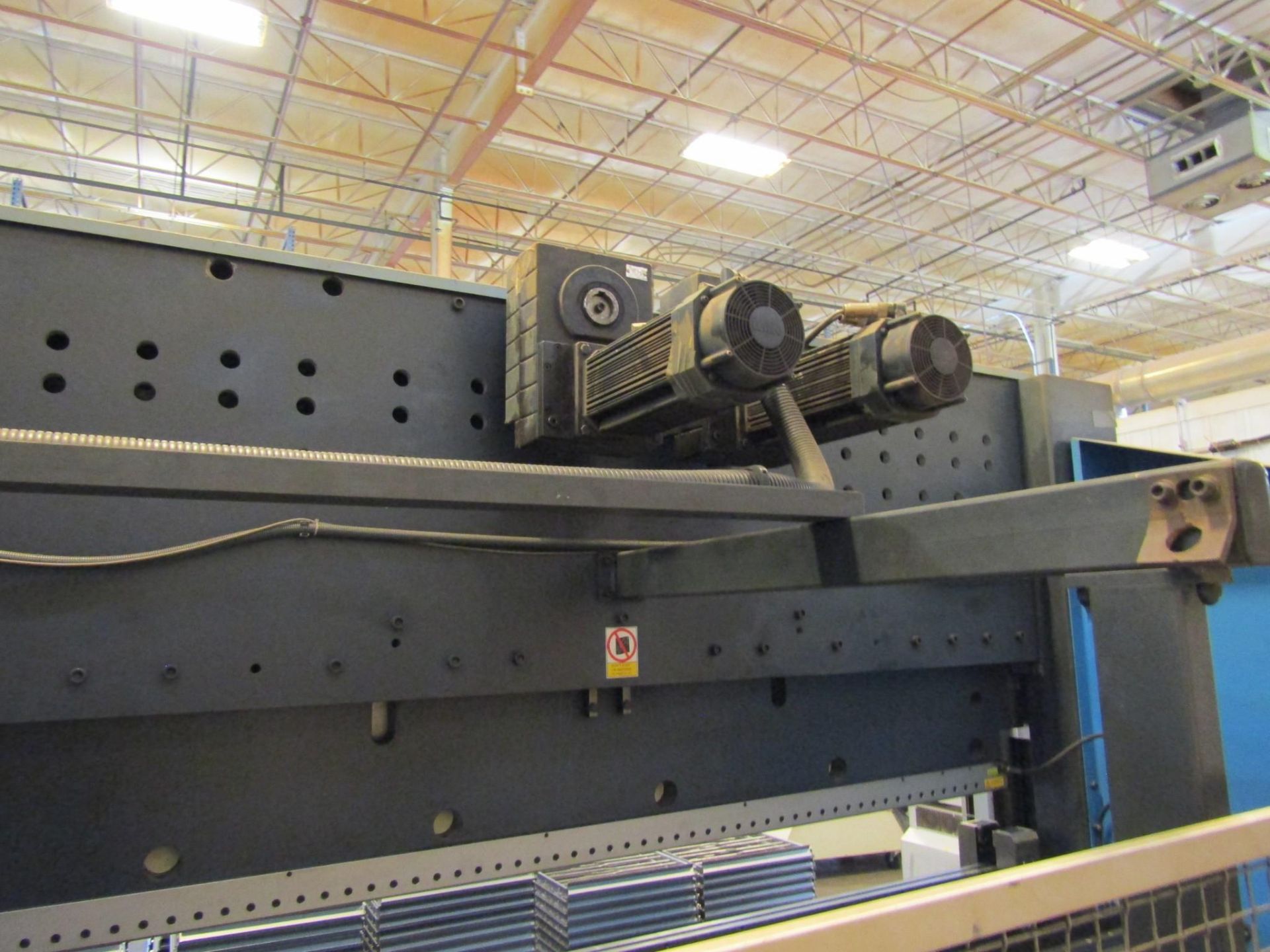 73T X 8' FINN-POWER E-SERIES 65-2550 ELECTRIC PRESS BRAKE, 2005 4 AXIS BACKGAUGE (HAS KNOWN ISSUES) - Bild 4 aus 4