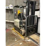 CROWN SC 5200 SERIES ELECTRIC FORKLIFT