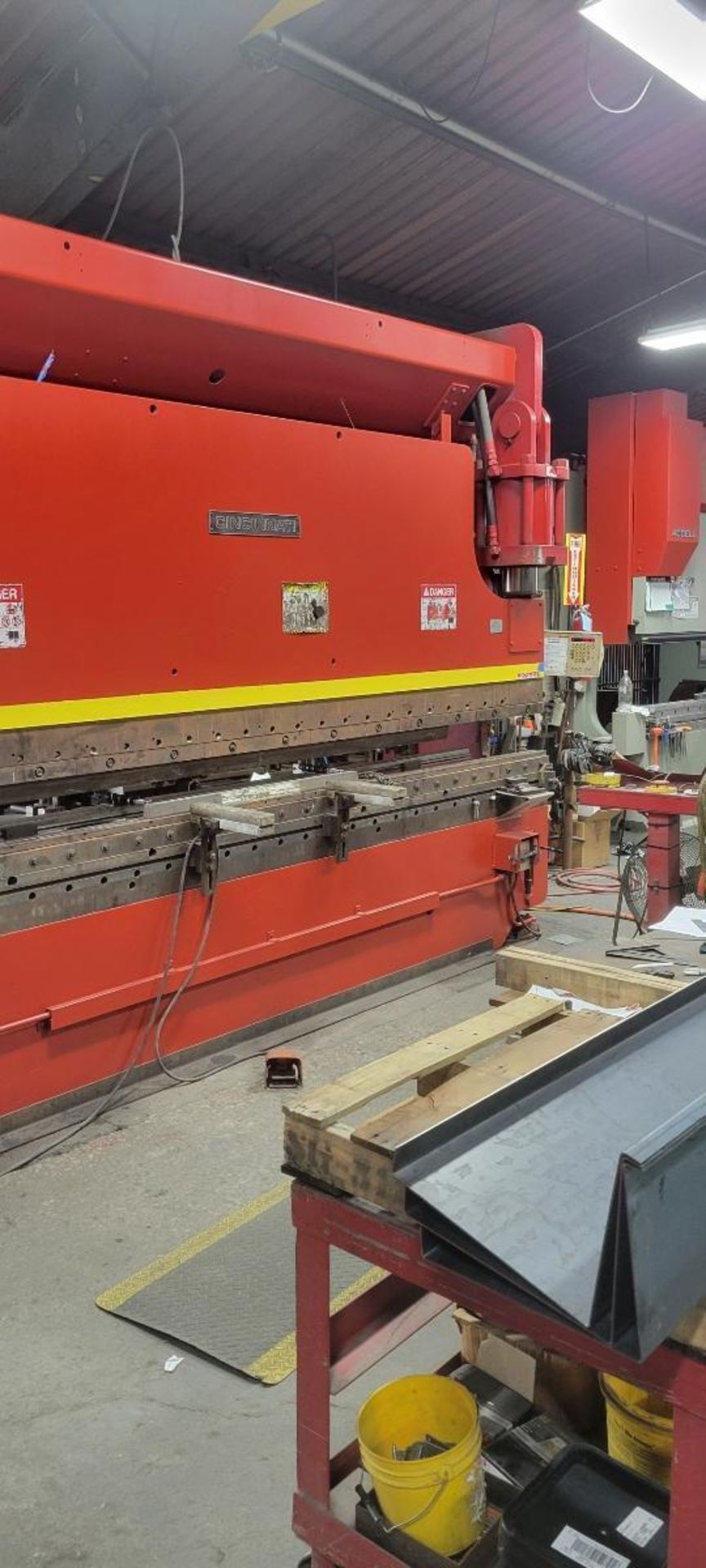 230 TON X 14' CINCINNATI 230CB12 HYDRAULIC PRESS BRAKE, 1995 - BACKGAUGE - Bild 4 aus 7