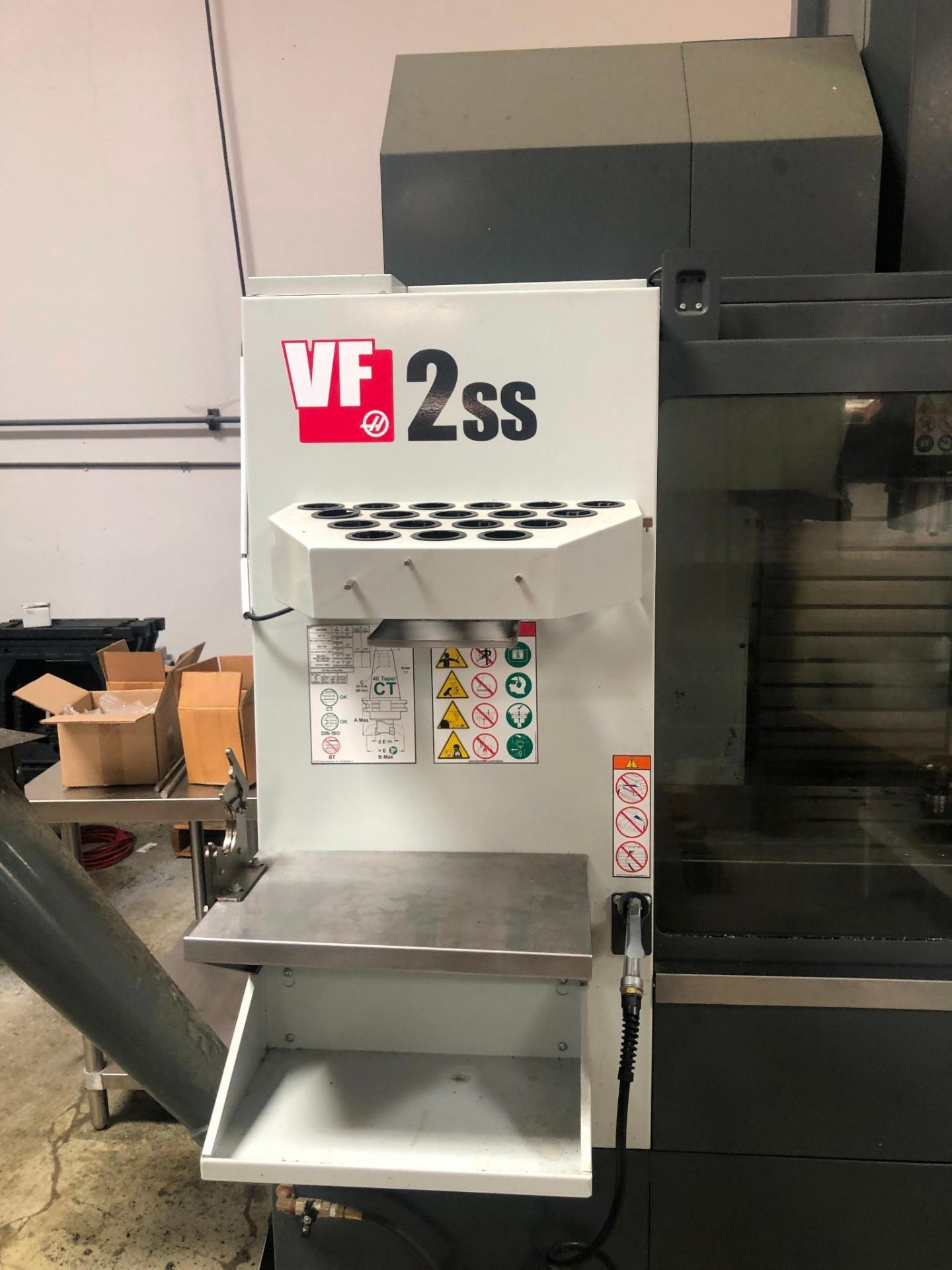 HAAS VF-2SS VMC, 2018 – TOOL SETTER, CHIP AUGER, PROGRAMMABLE COOLANT - Image 4 of 18
