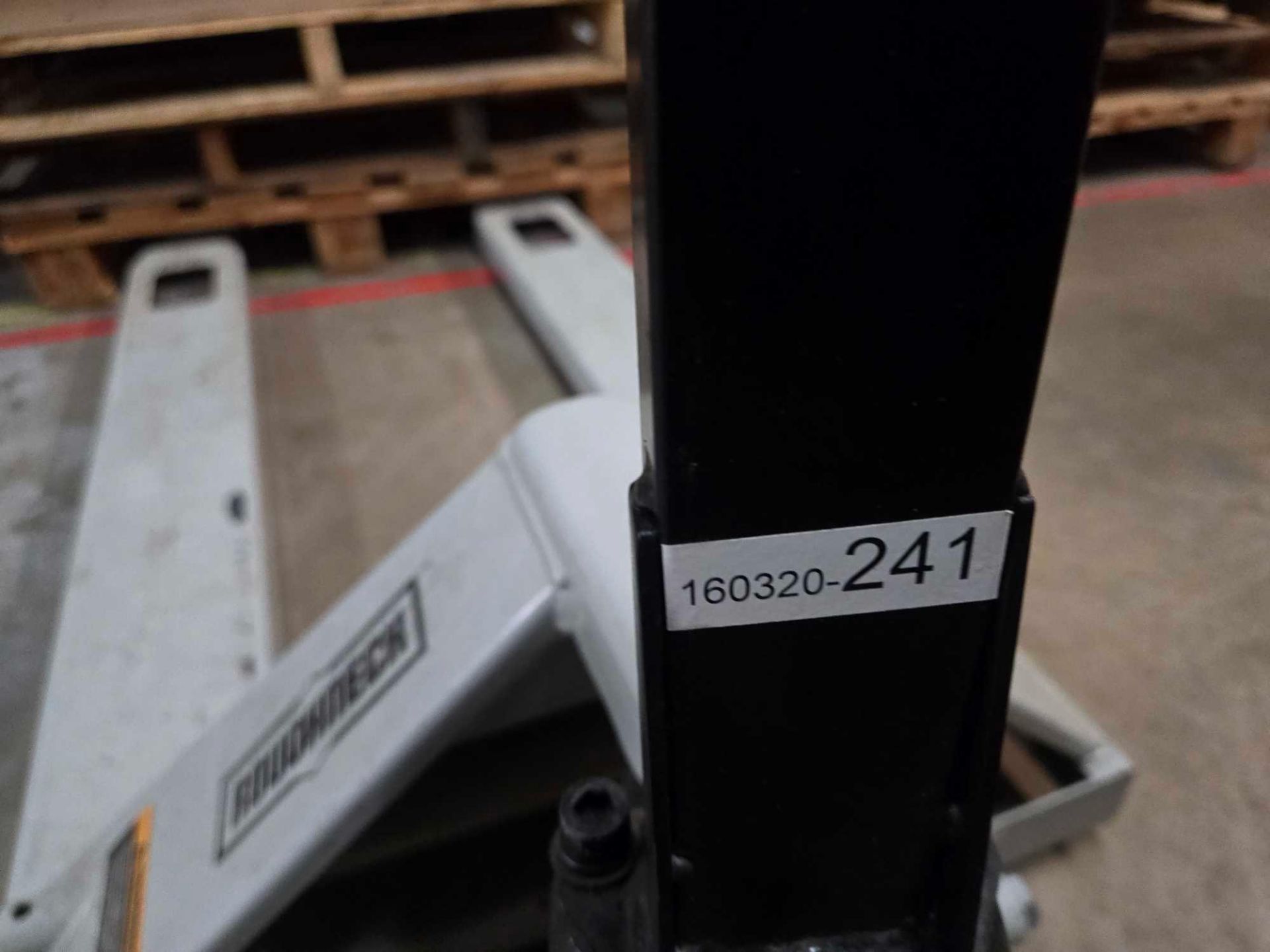 NORTHERN TOOL ROUGHNECK PALLET JACK, 4,400 LBS CAPACITY - Image 5 of 8