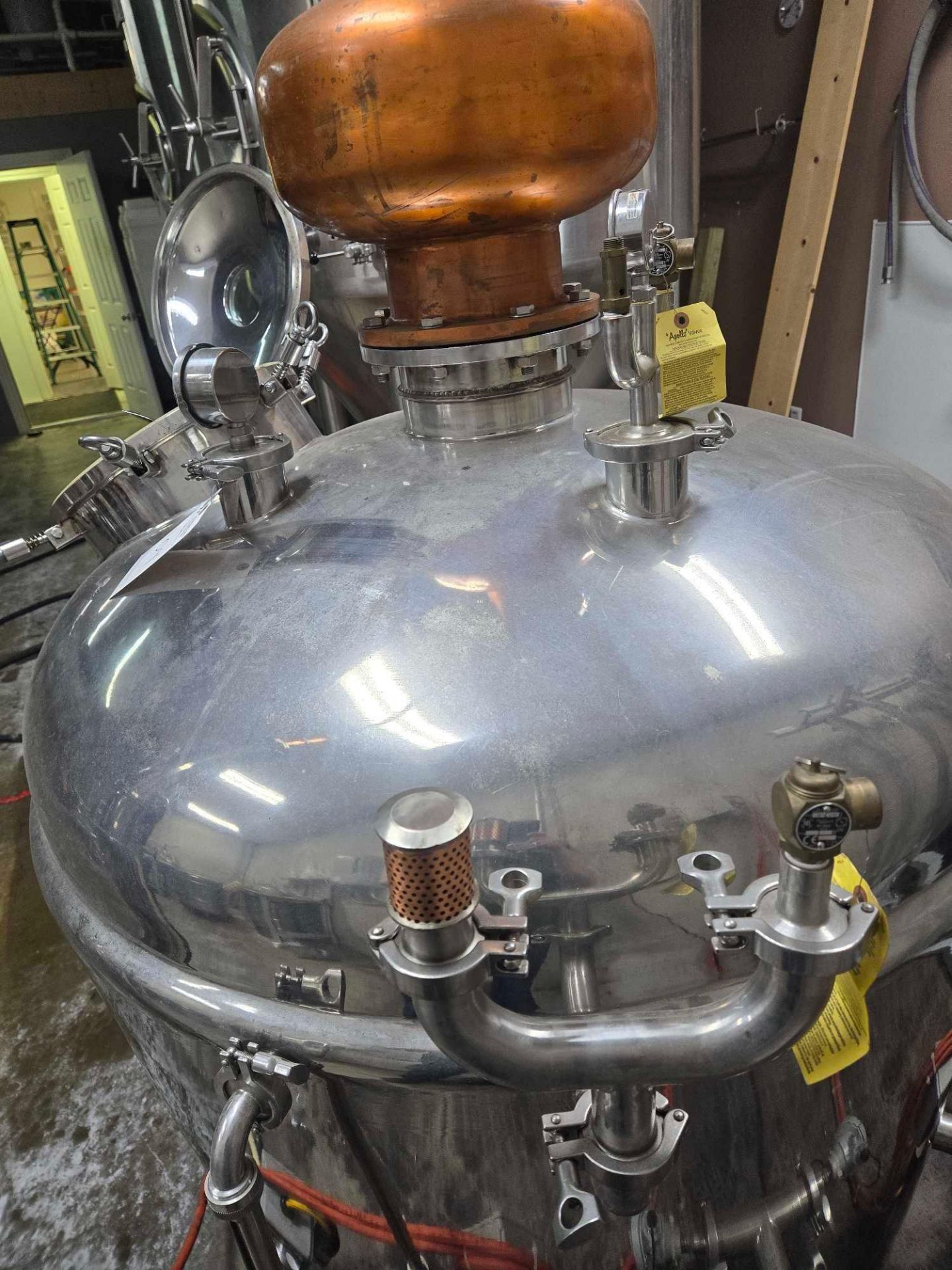 STAINLESS STEEL ELECTRIC POT STILL W/ COPPER ALEMBIC & CONDENSER APPROX. 300 GALLONS - Image 14 of 23