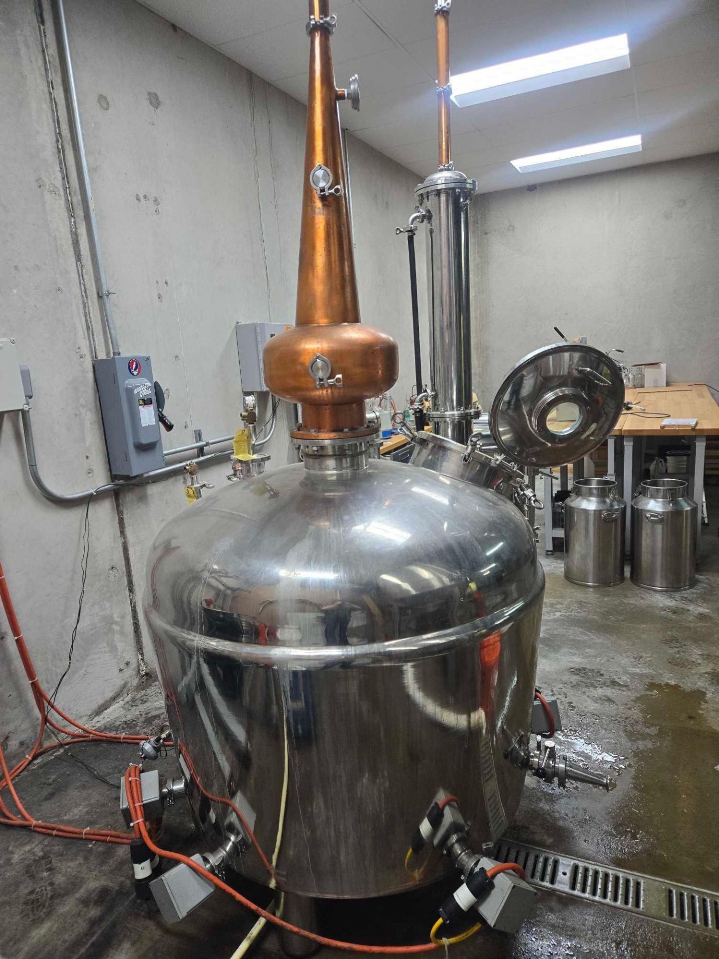 STAINLESS STEEL ELECTRIC POT STILL W/ COPPER ALEMBIC & CONDENSER APPROX. 300 GALLONS - Image 10 of 23