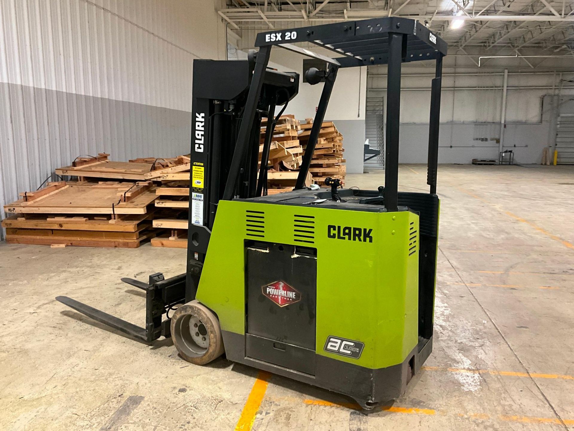 CLARK ESX 20 2400 LBS ELECTRIC FORKLIFT