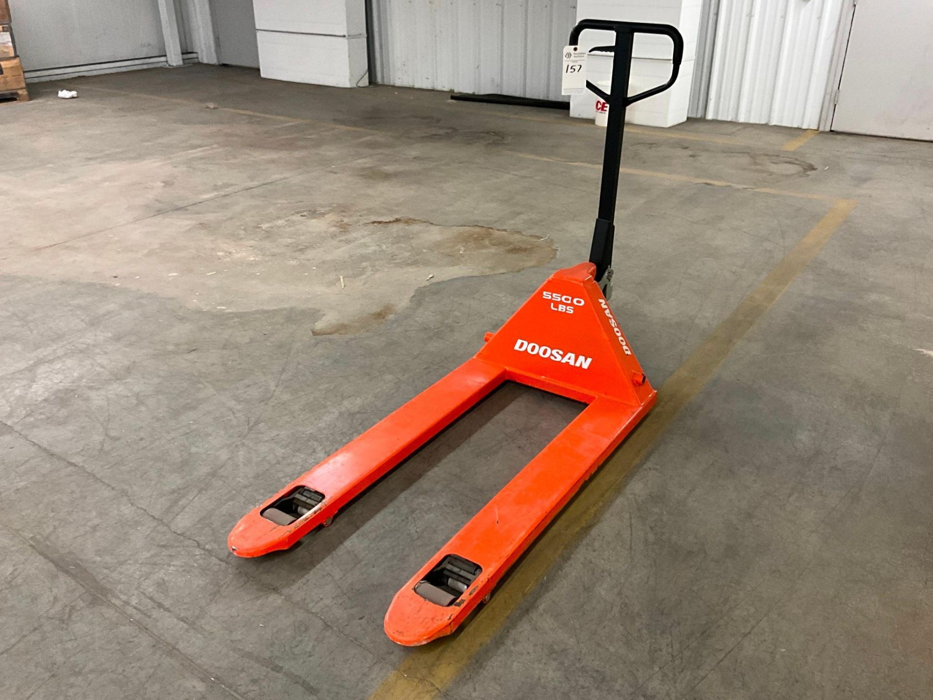 DOOSAN AC25 5500 LBS. CAPACITY PALLET JACK, 2021 - Image 2 of 4