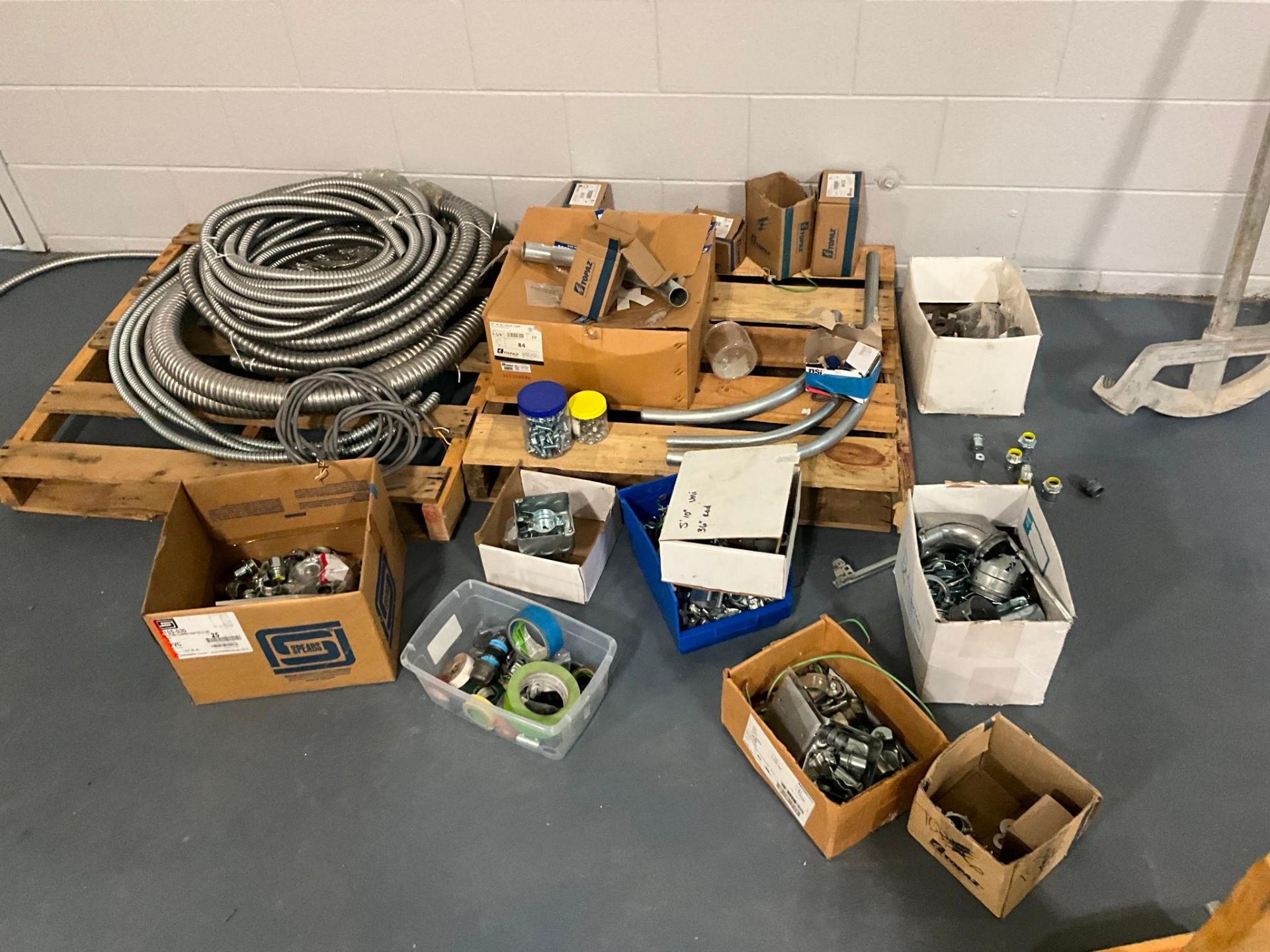 ASSORTED ELECTRICAL PIPES, FLEXIBLE HOSE, WIRES, AND ACCESSORIES - Image 7 of 20