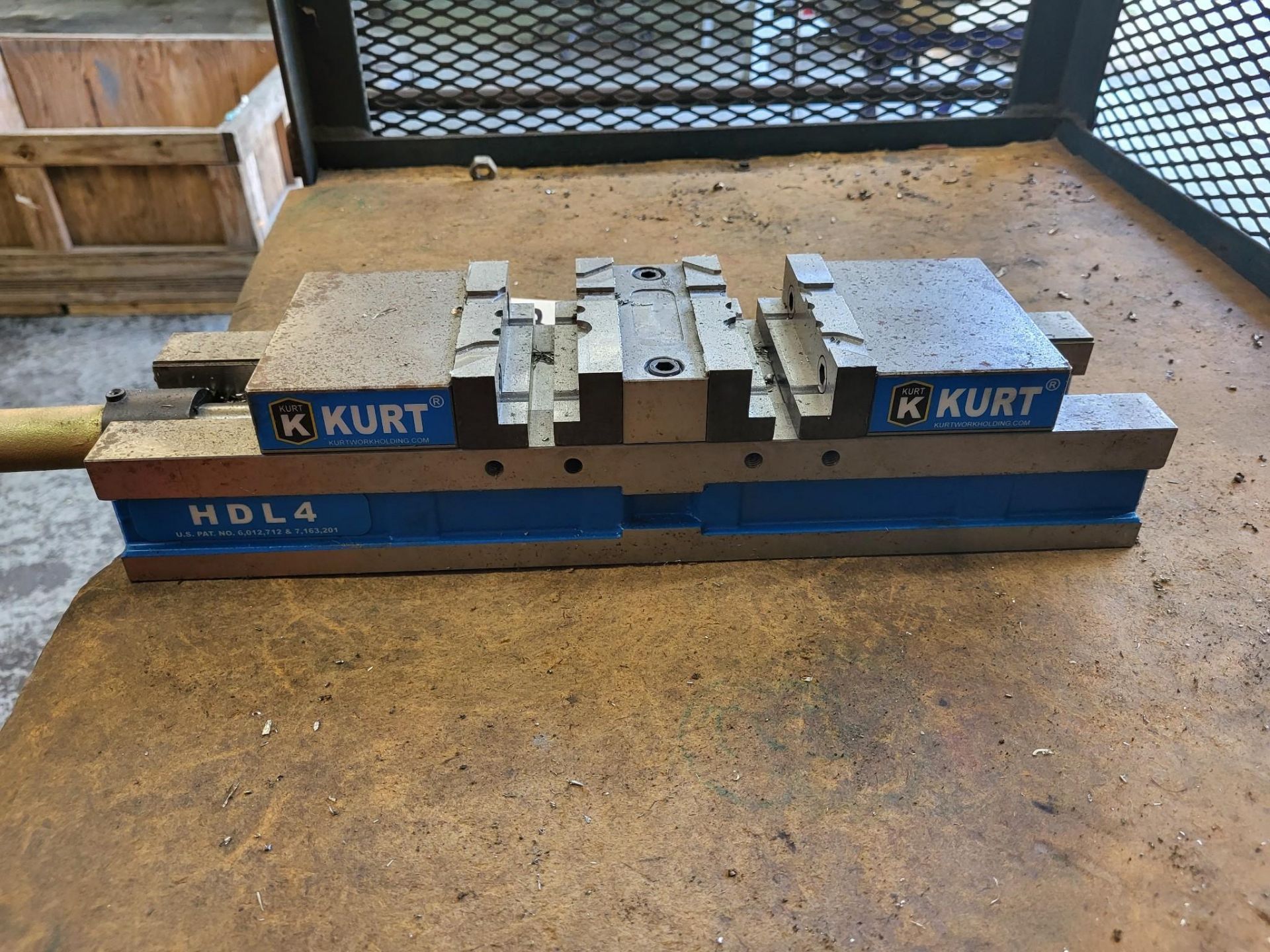 KURT HDL4 4" DOUBLE STATION VISE - Image 2 of 5