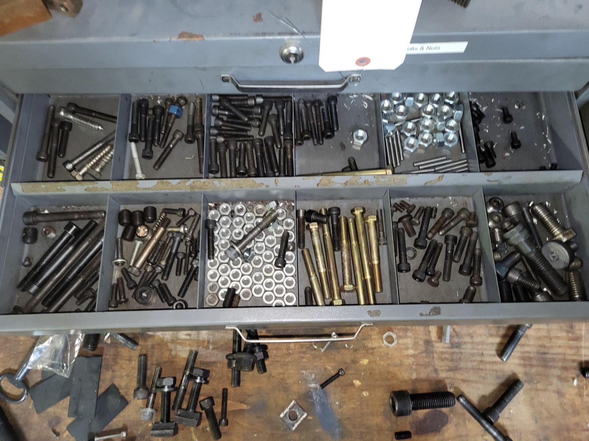 LARGE LOT OF MILLING TOOLS, TAPS, CARBIDE INSERTS, SETUP HARDWARE AND HAND TOOLS - Image 18 of 24