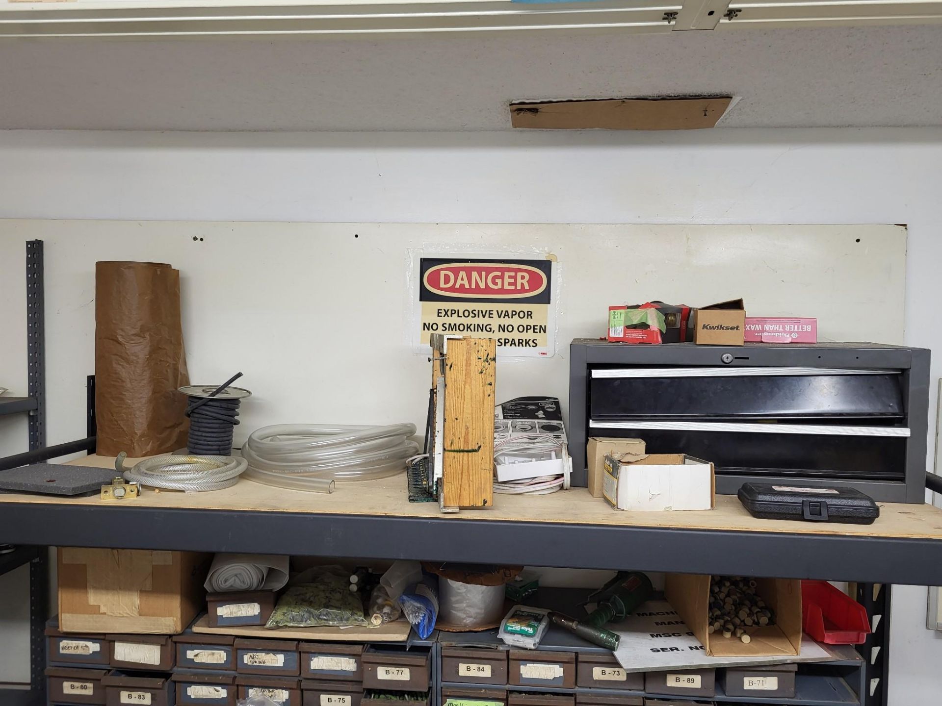 CONTENTS OF HARDWARE ROOM - Image 2 of 12