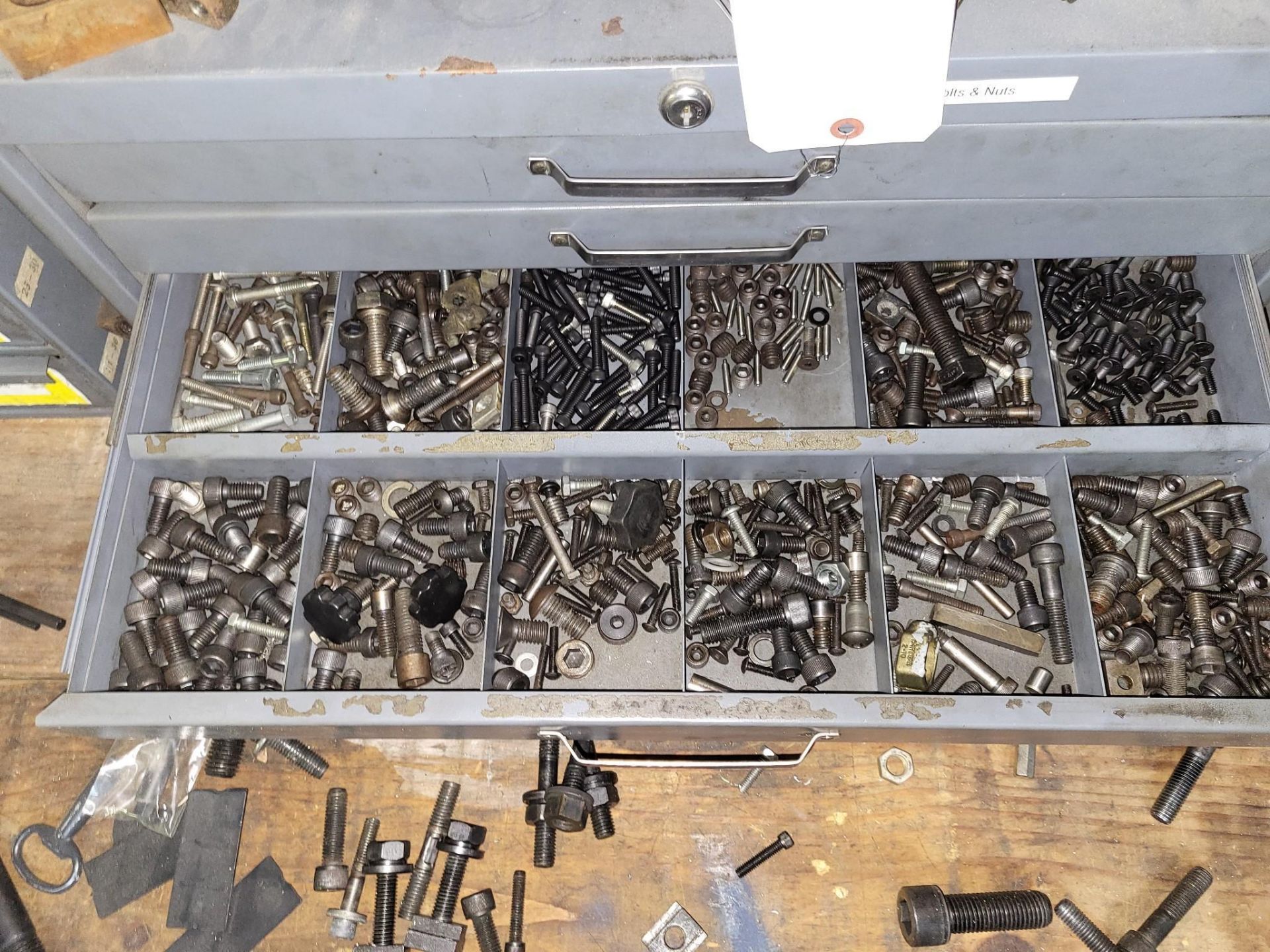 LARGE LOT OF MILLING TOOLS, TAPS, CARBIDE INSERTS, SETUP HARDWARE AND HAND TOOLS - Image 19 of 24