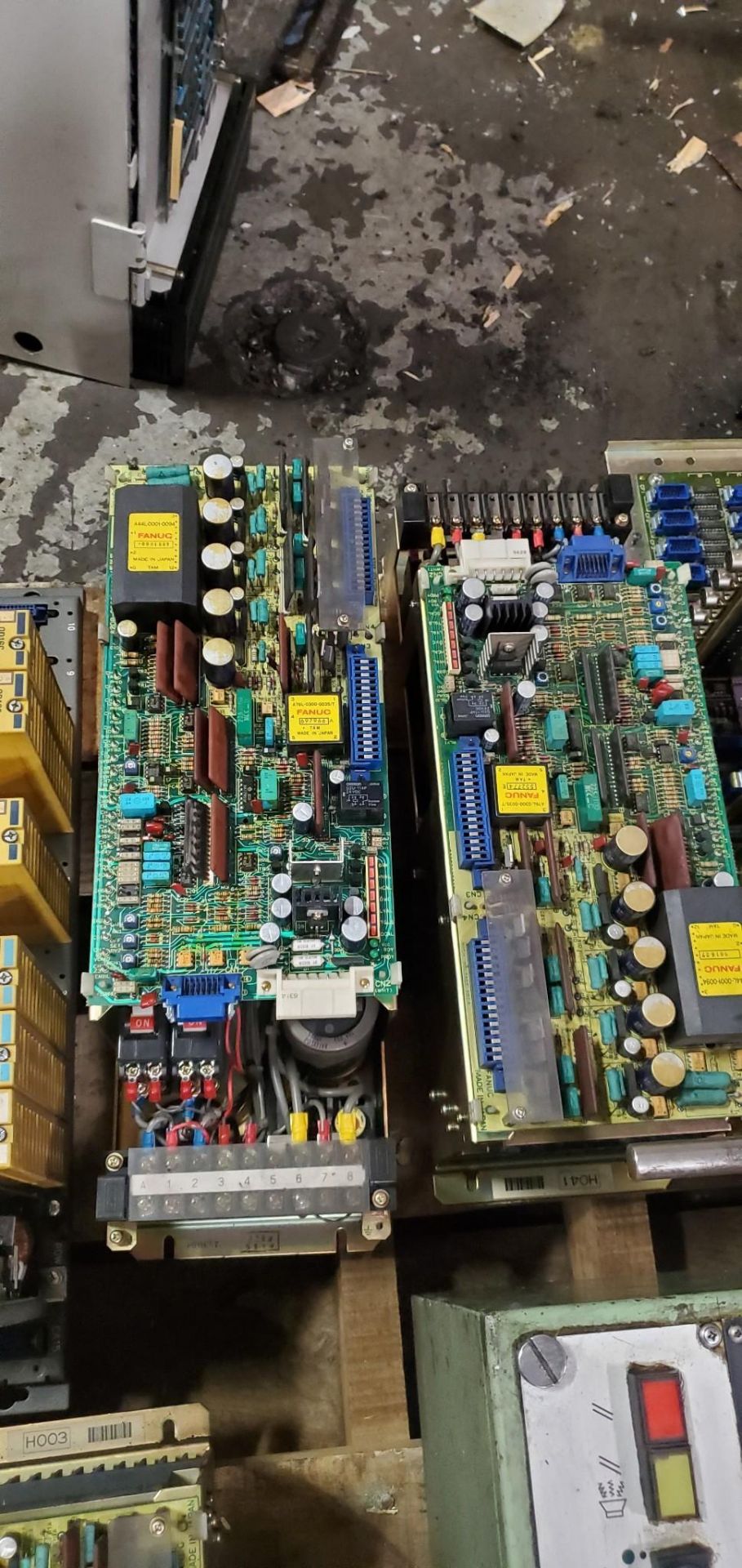 MULTIPLE FANUC DRIVES AND MAIN CONTROL BOARD AND CARDS- HMI - Image 3 of 14