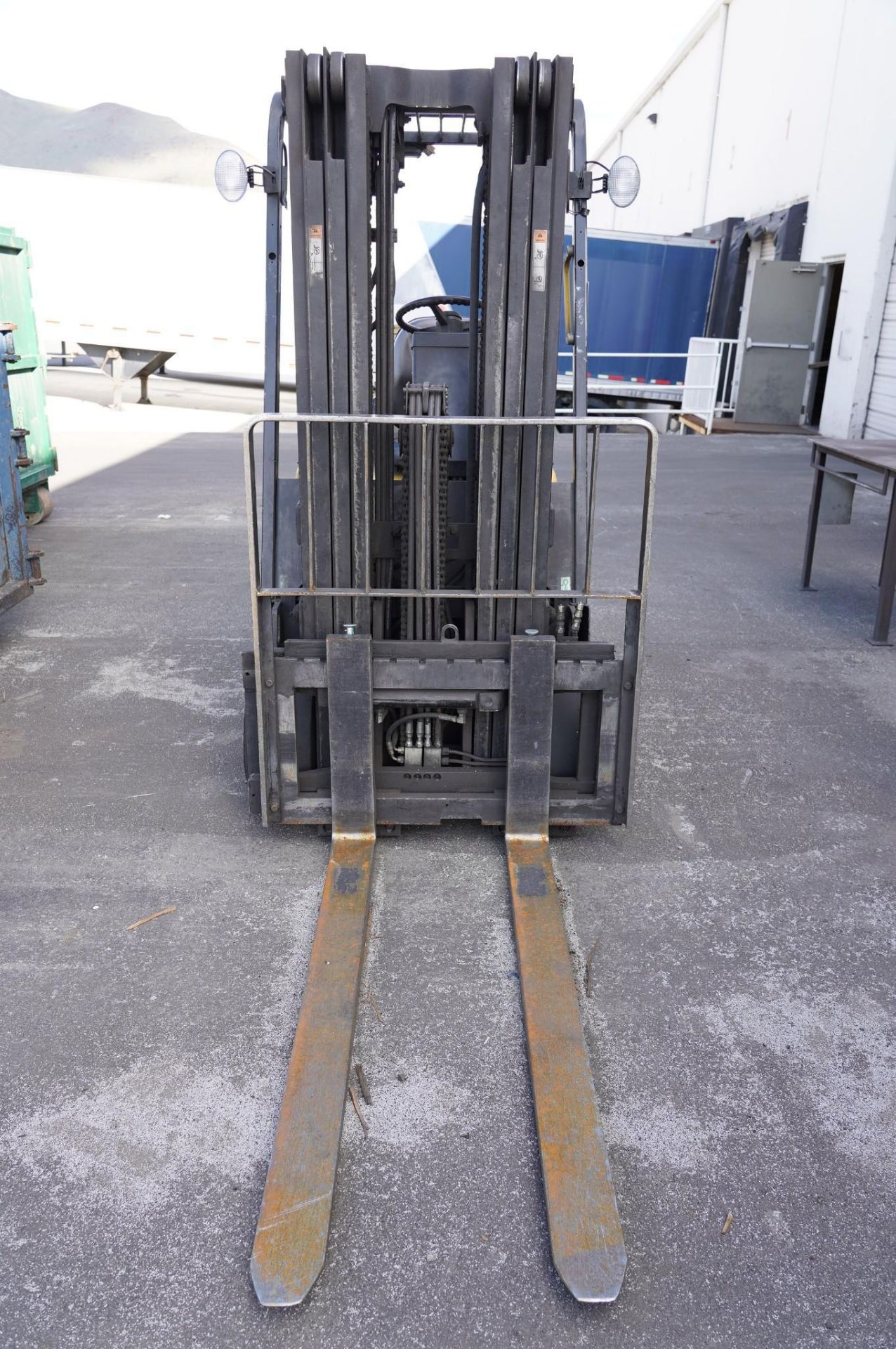DAEWOO GC30E 5,000 LBS. CAPACITY FORKLIFT - Image 3 of 14