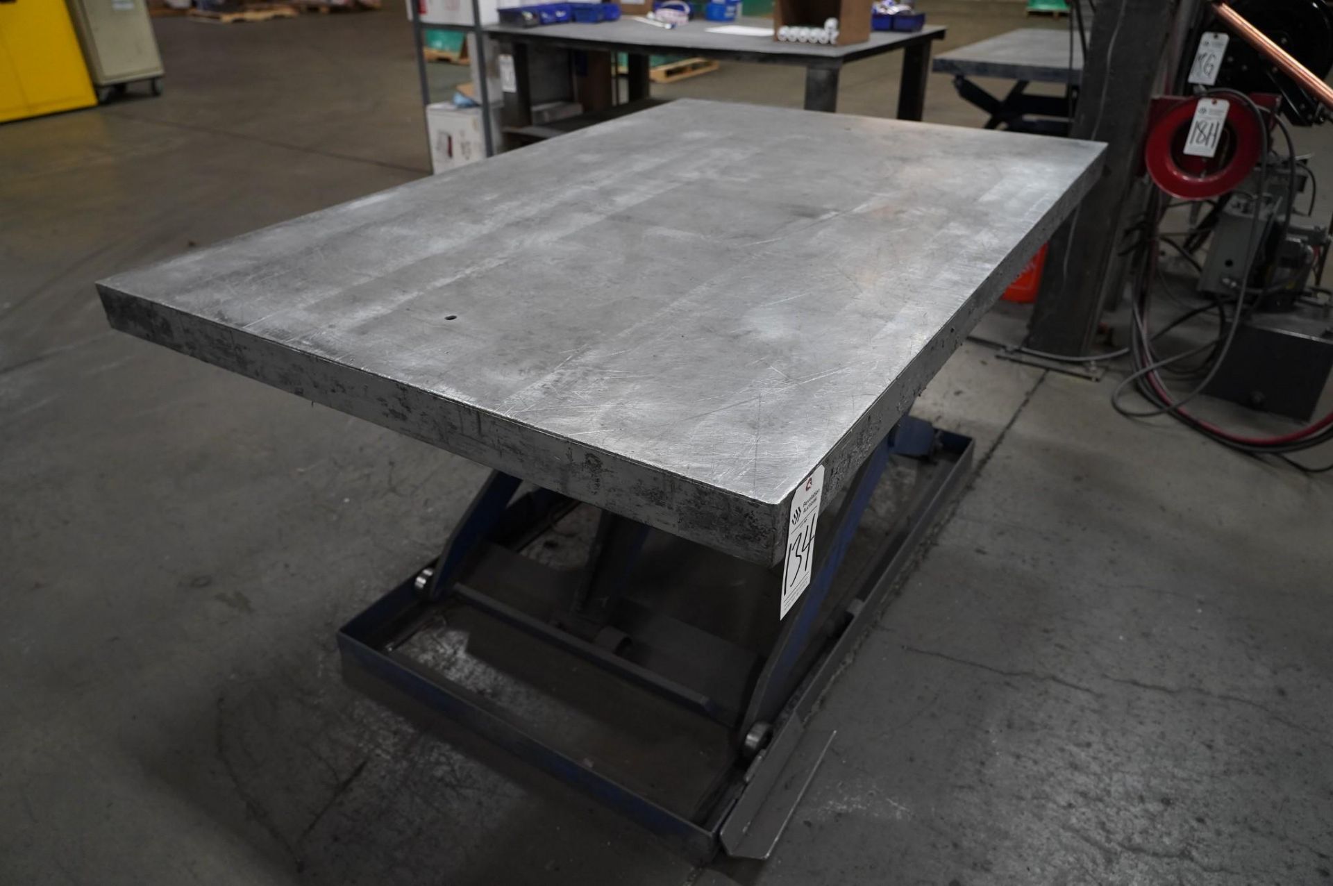 BLUE GIANT HYDRAULIC LIFT TABLE - Image 2 of 6