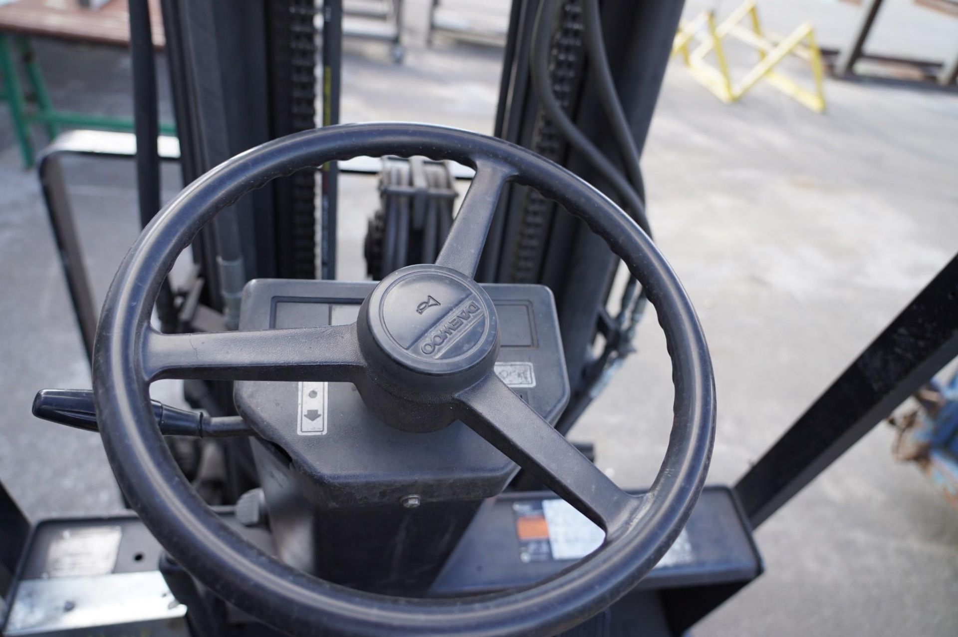 DAEWOO GC30E 5,000 LBS. CAPACITY FORKLIFT - Image 7 of 14
