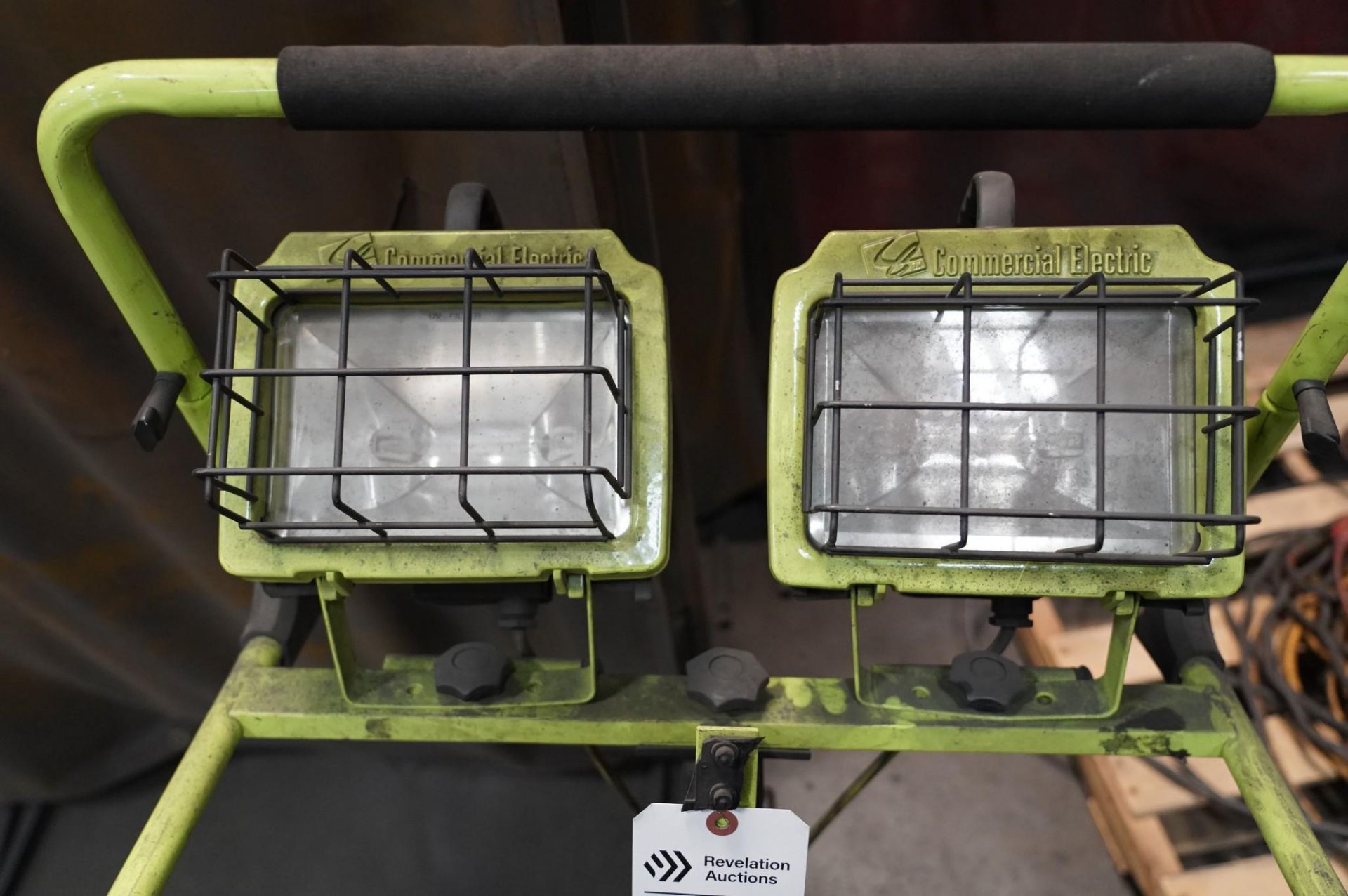 (2) COMMERCIAL ELECTRIC WORK LIGHTS - Image 4 of 4