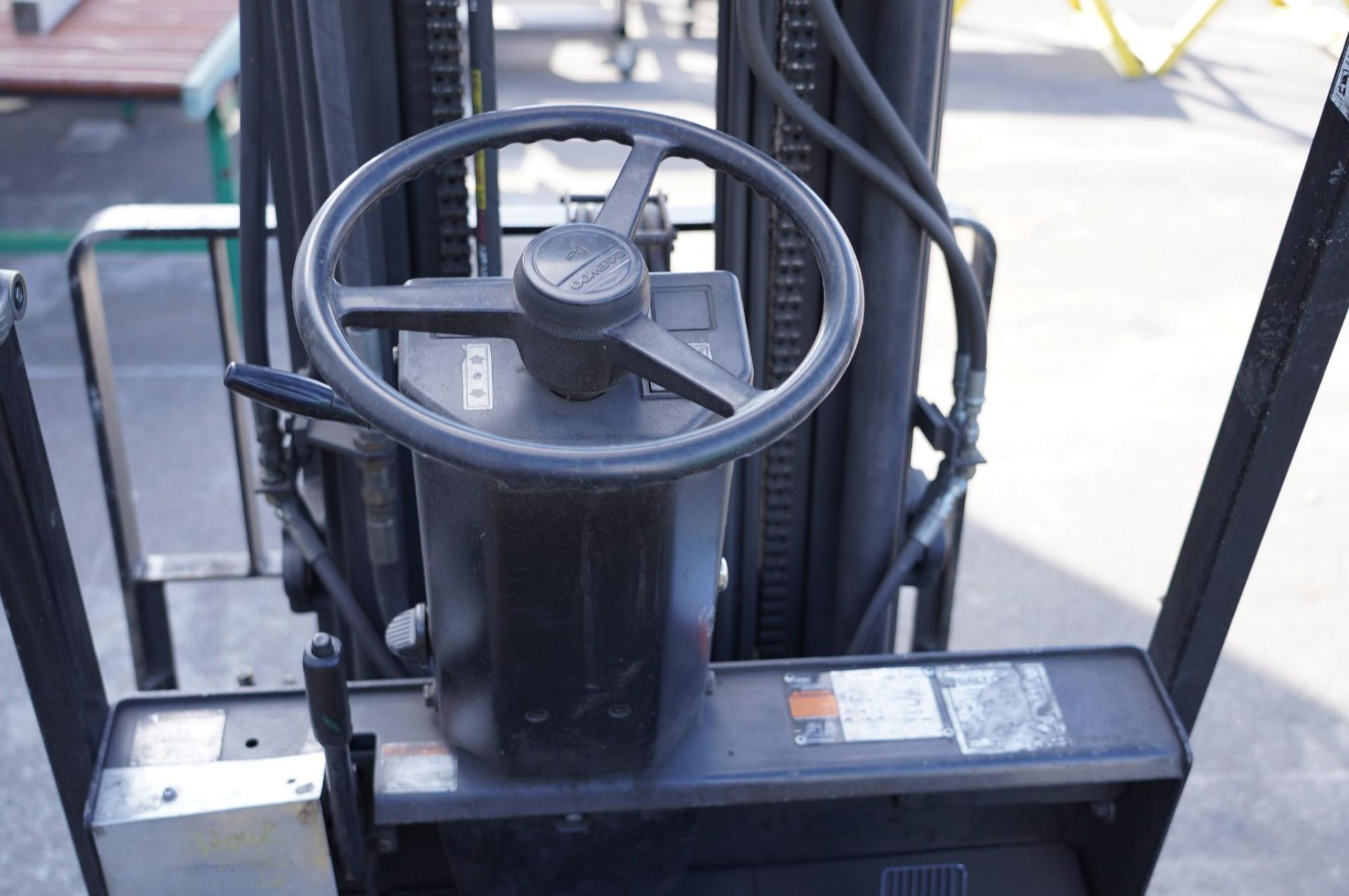 DAEWOO GC30E 5,000 LBS. CAPACITY FORKLIFT - Image 6 of 14