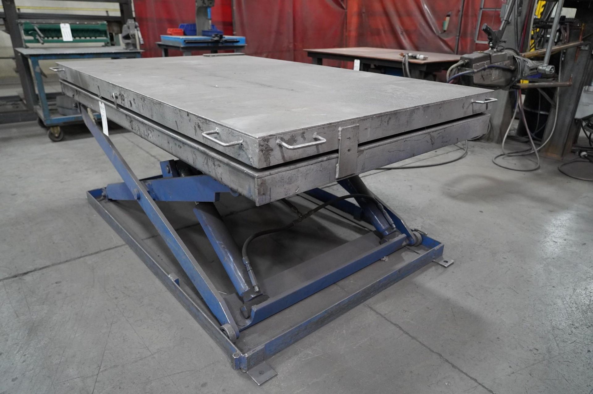 BLUE GIANT HYDRAULIC LIFT TABLE - Image 2 of 5