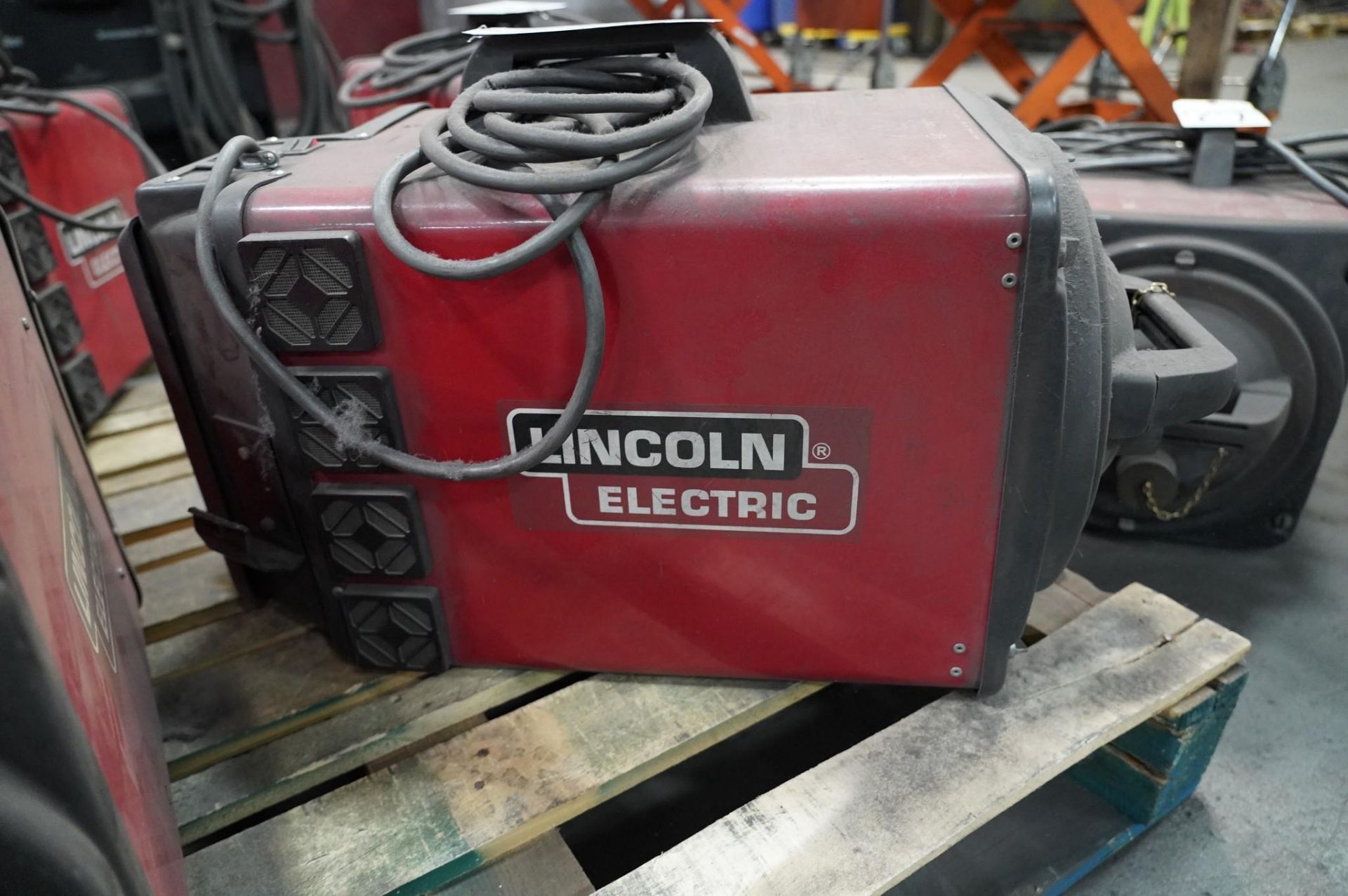 LINCOLN ELECTRIC X-TRACTOR PORTABLE FUME EXTRACTOR - Image 2 of 4